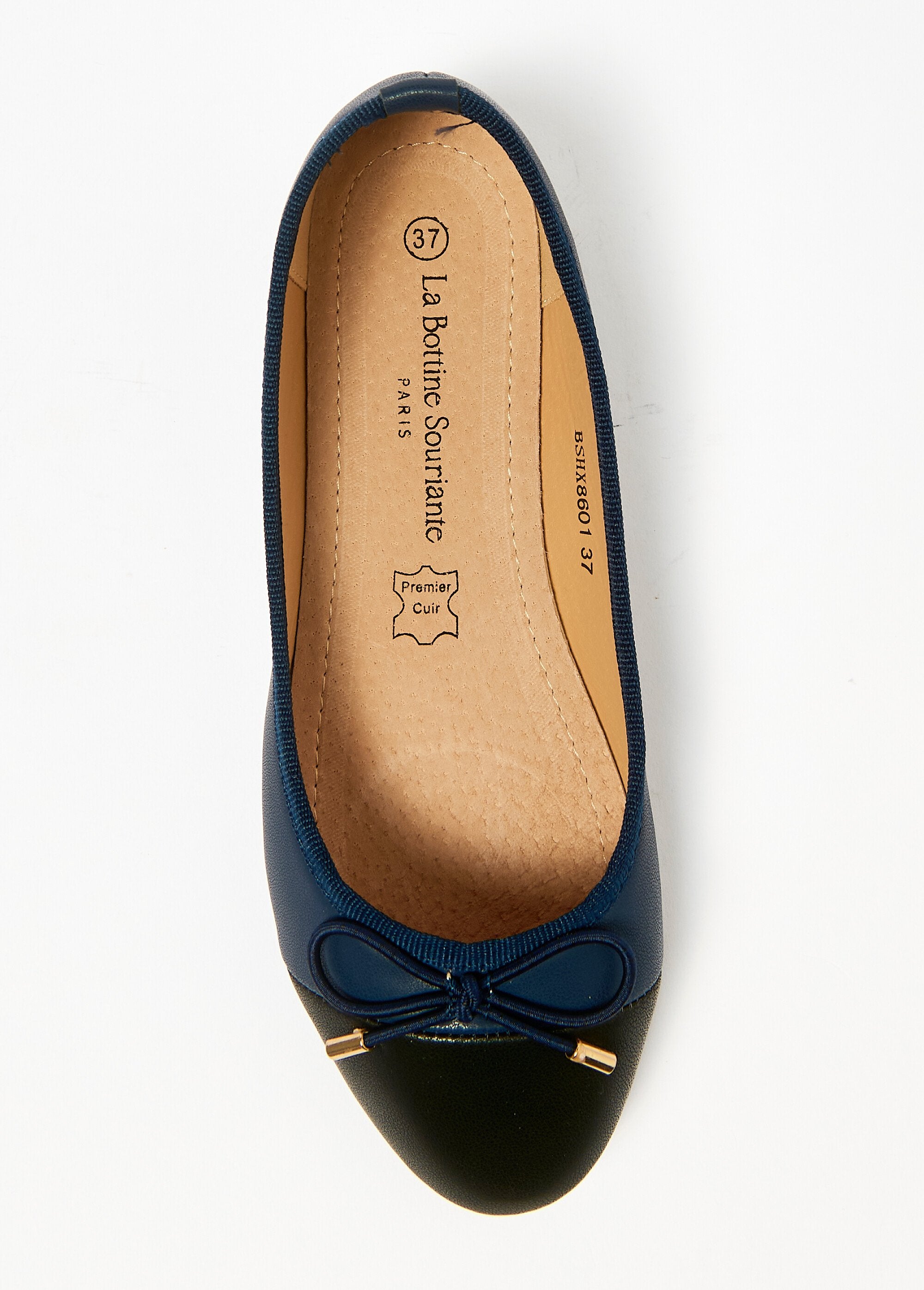 Ballerina_flats_with_a_toe_cap_and_a_small_bow_Marine_OV1_slim