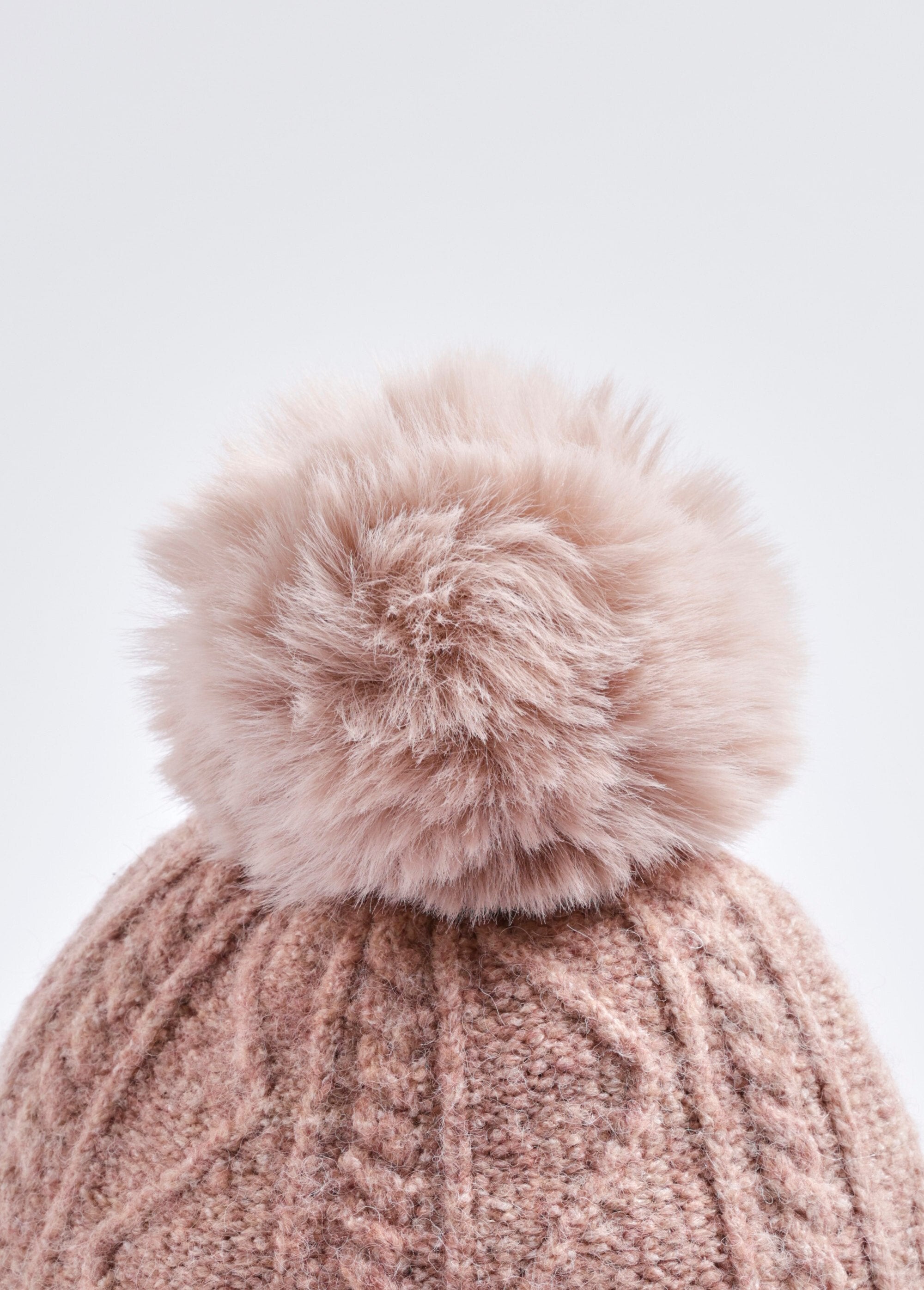Ribbed_hat_with_pom-pom,_made_with_wool_Pink_DE2_slim
