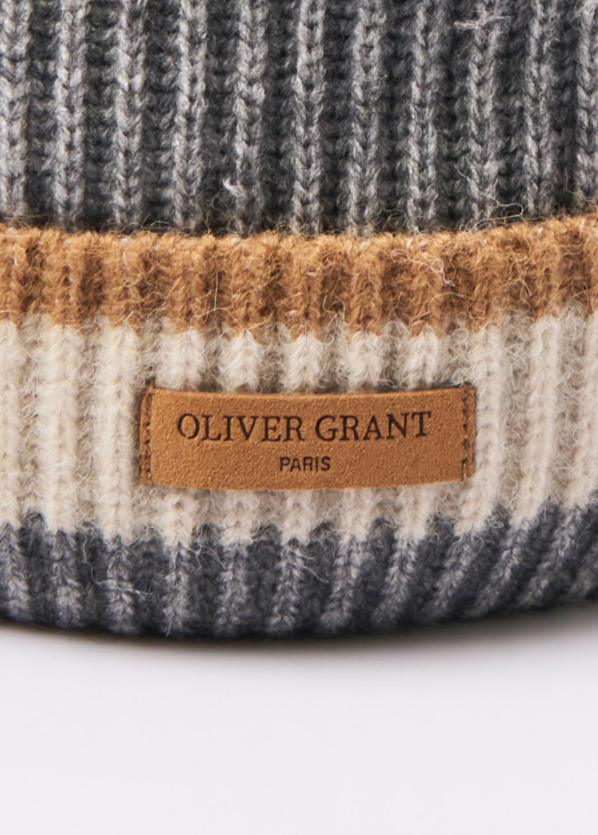 Warm_knitted_hat_with_fleece_interior_Gray_DE2_slim