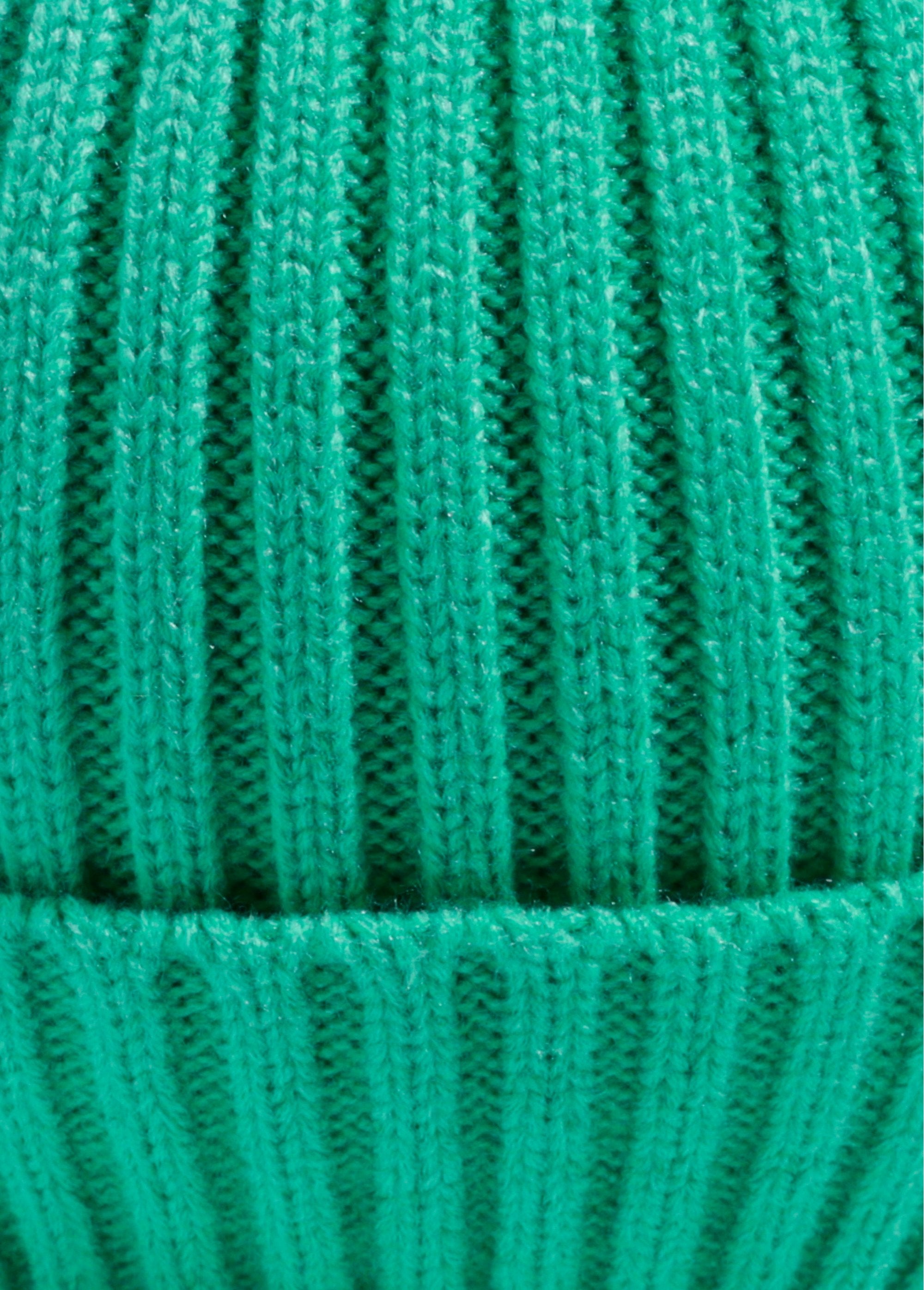 Ribbed_knit_hat_with_cuffs_Green_DE1_slim