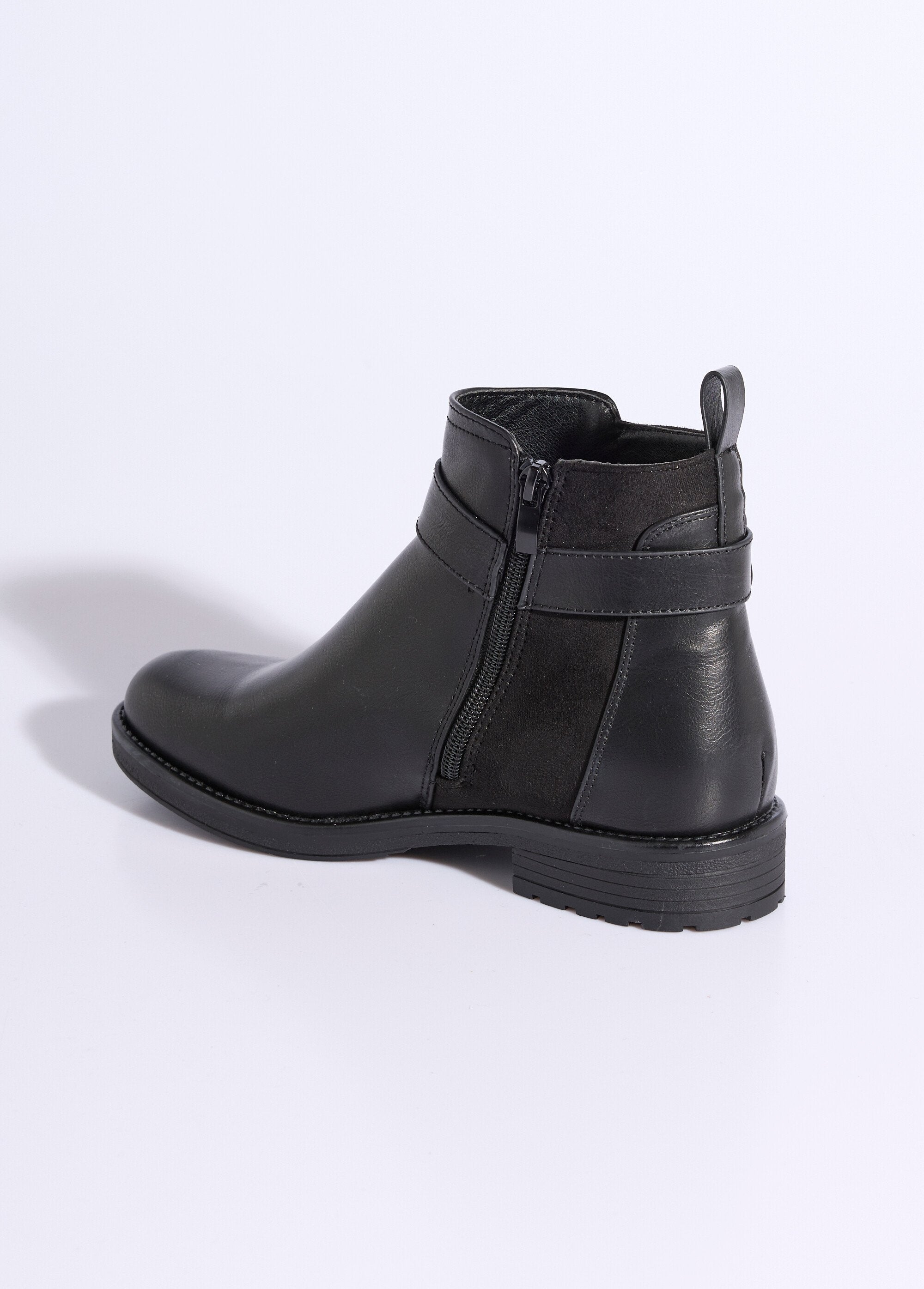 Two-material_boots_with_ankle_strap_Black_DO1_slim
