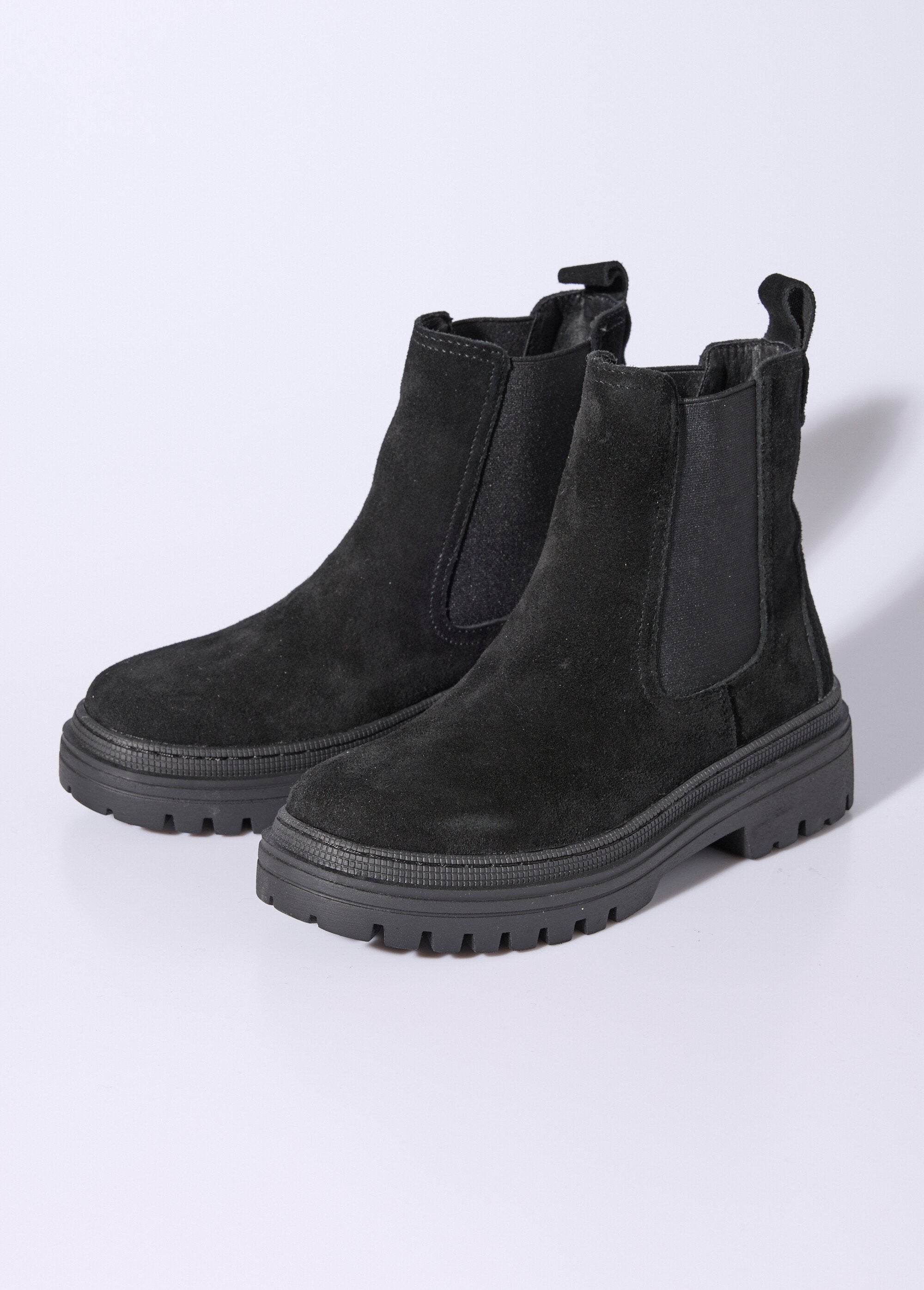 Wedge_and_high-top_Chelsea_boots_Black_DE1_slim