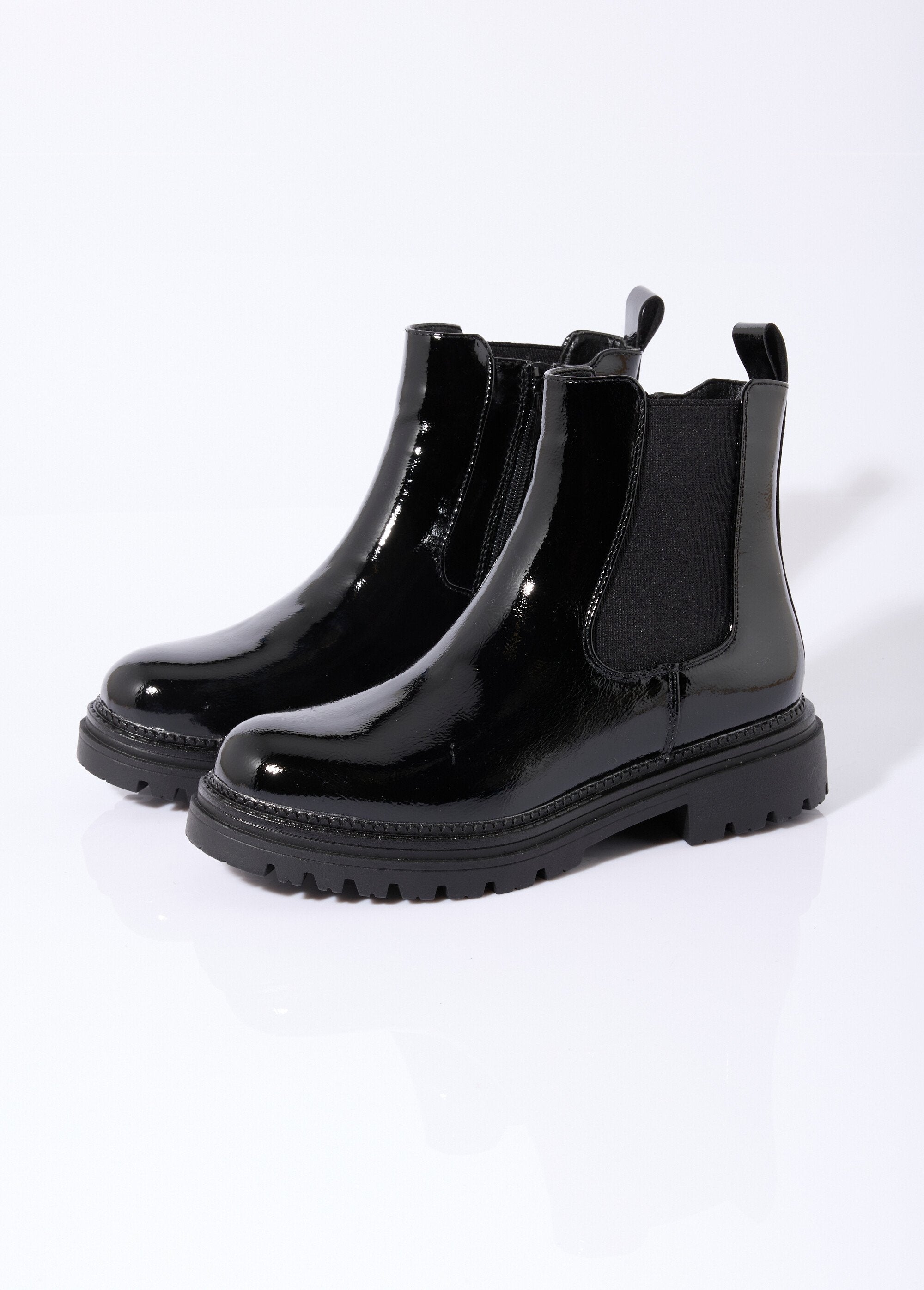Patent_leather_Chelsea_boots_with_lug_soles_Black_DE1_slim