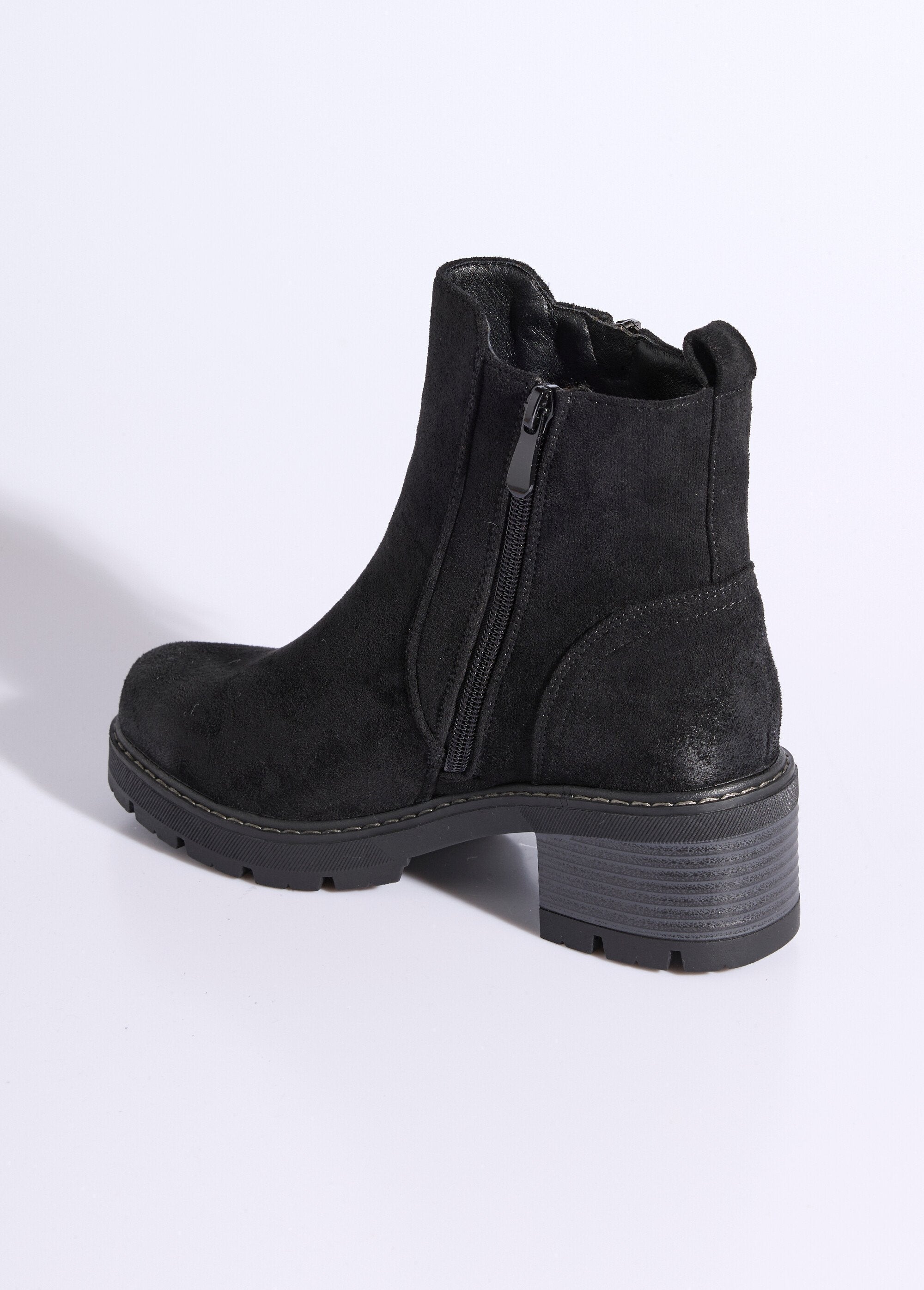 Zipped_heeled_boots_with_used_effect_toe_Black_DO1_slim