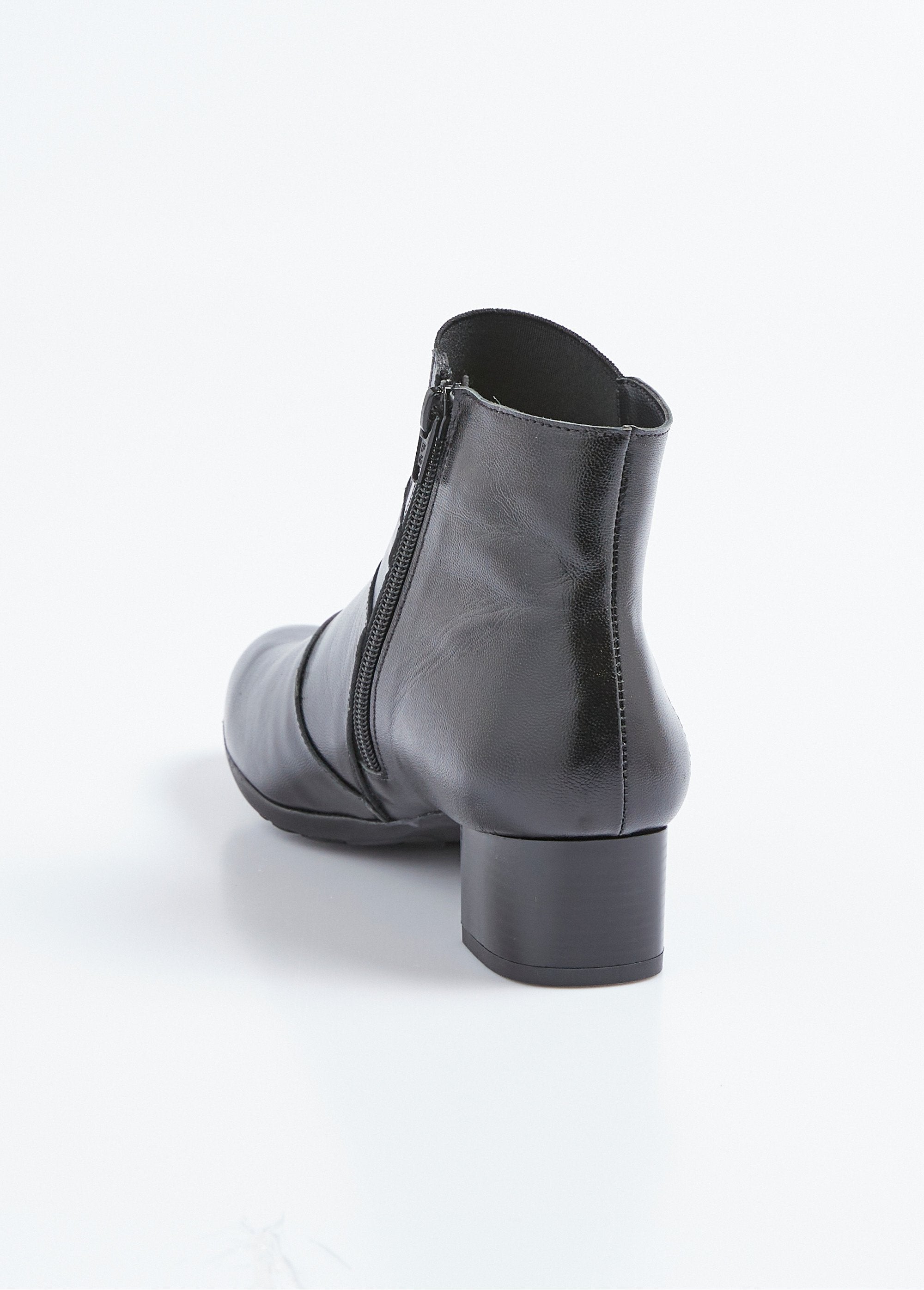 Elasticated_zipped_boots_Black_DO1_slim