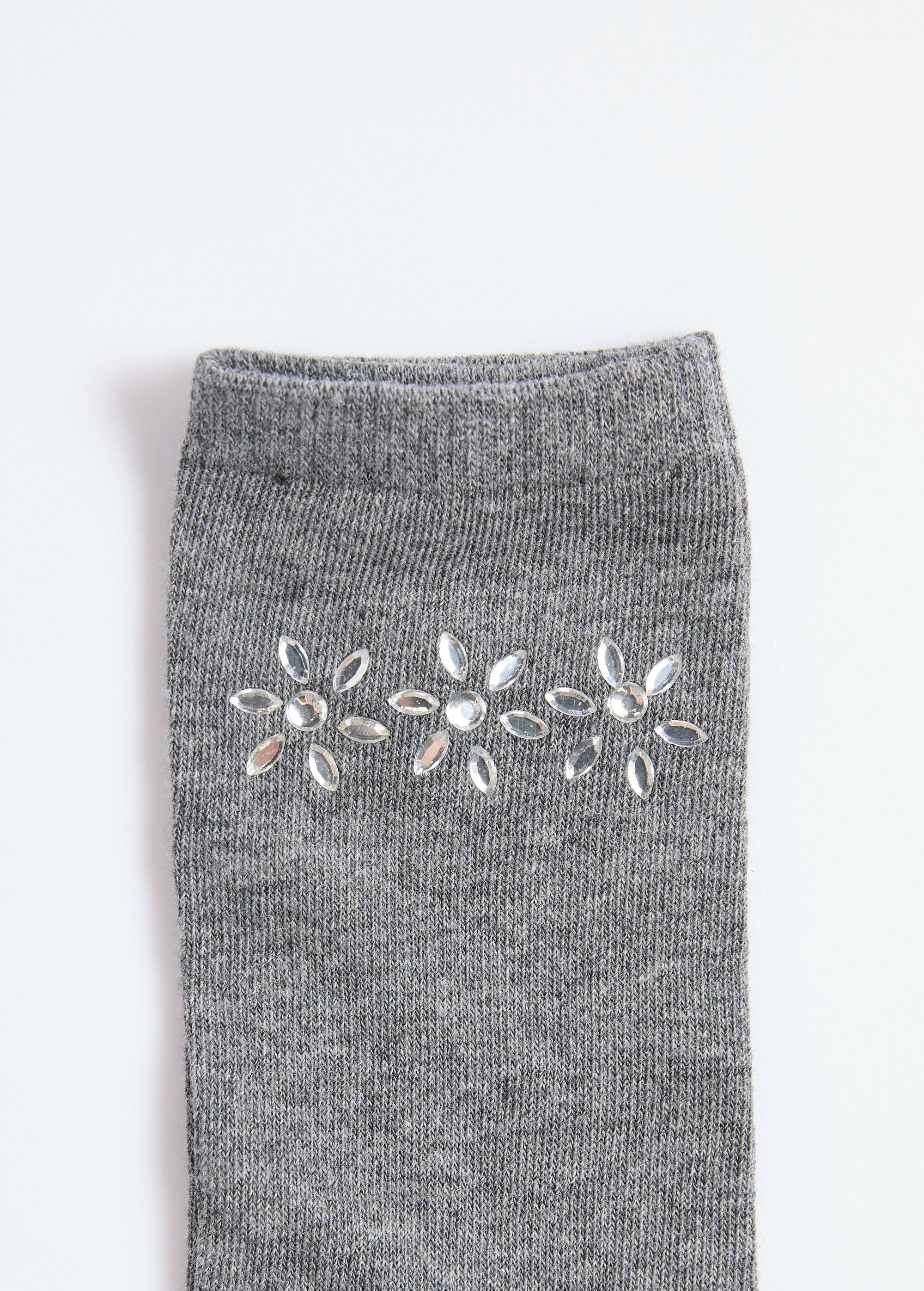 Socks,_with_rhinestone_flowers_Assorted_gray_DE2_slim