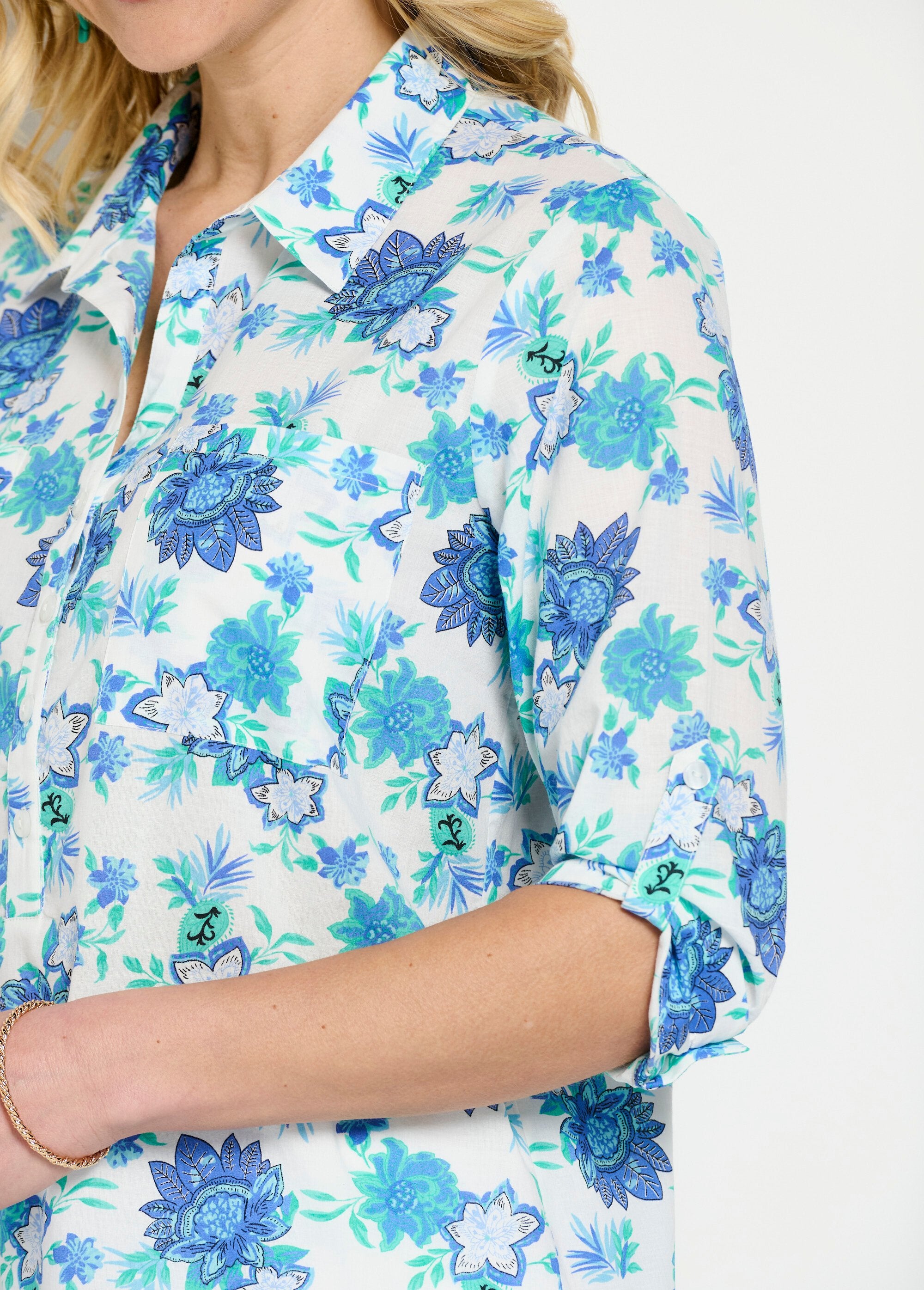 Long_button-down_cotton_blouse_with_floral_print_Blue_print_DE2_slim