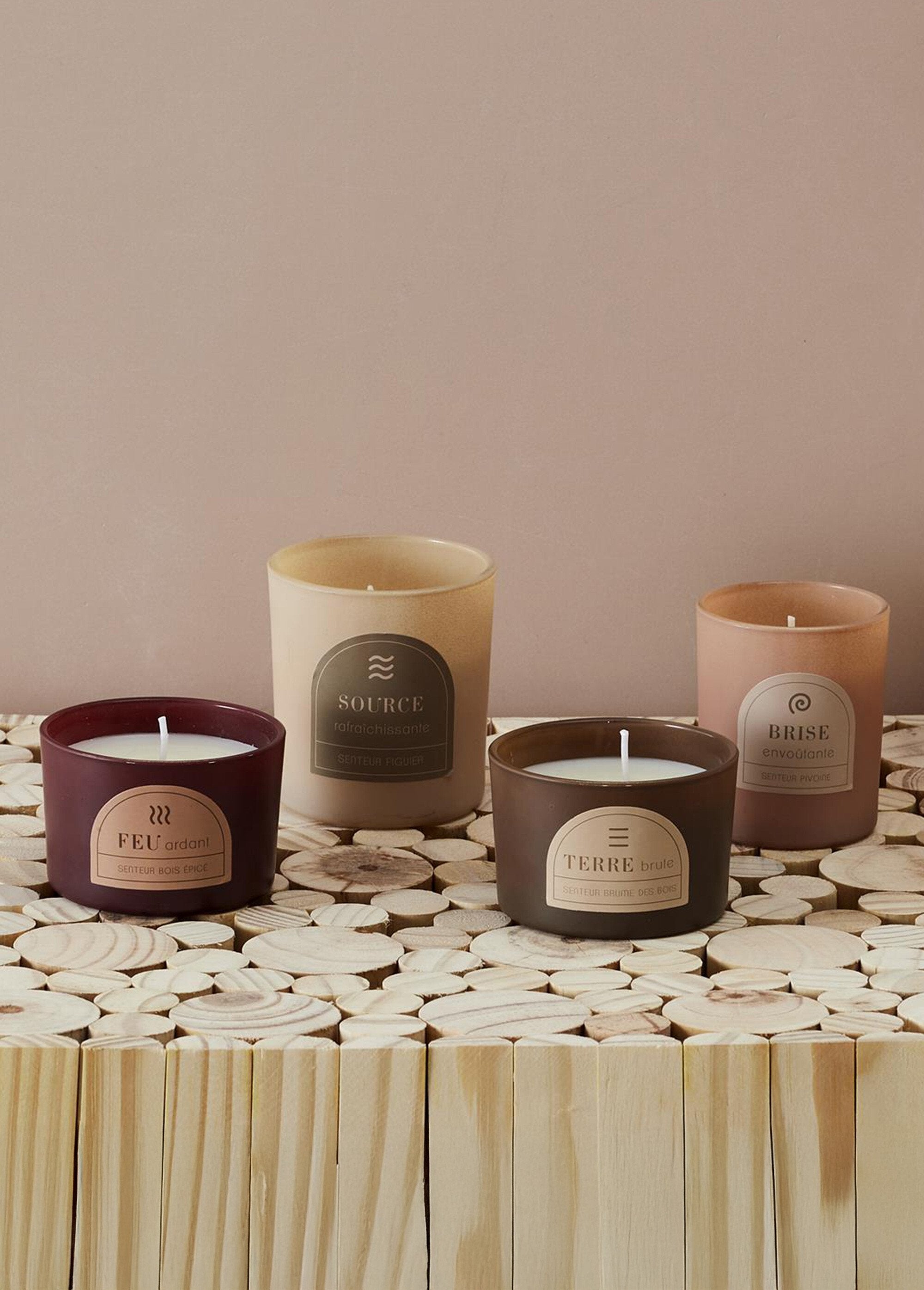 Gift_set_of_4_scented_candles_with_natural_elements_Pink_SF1_slim