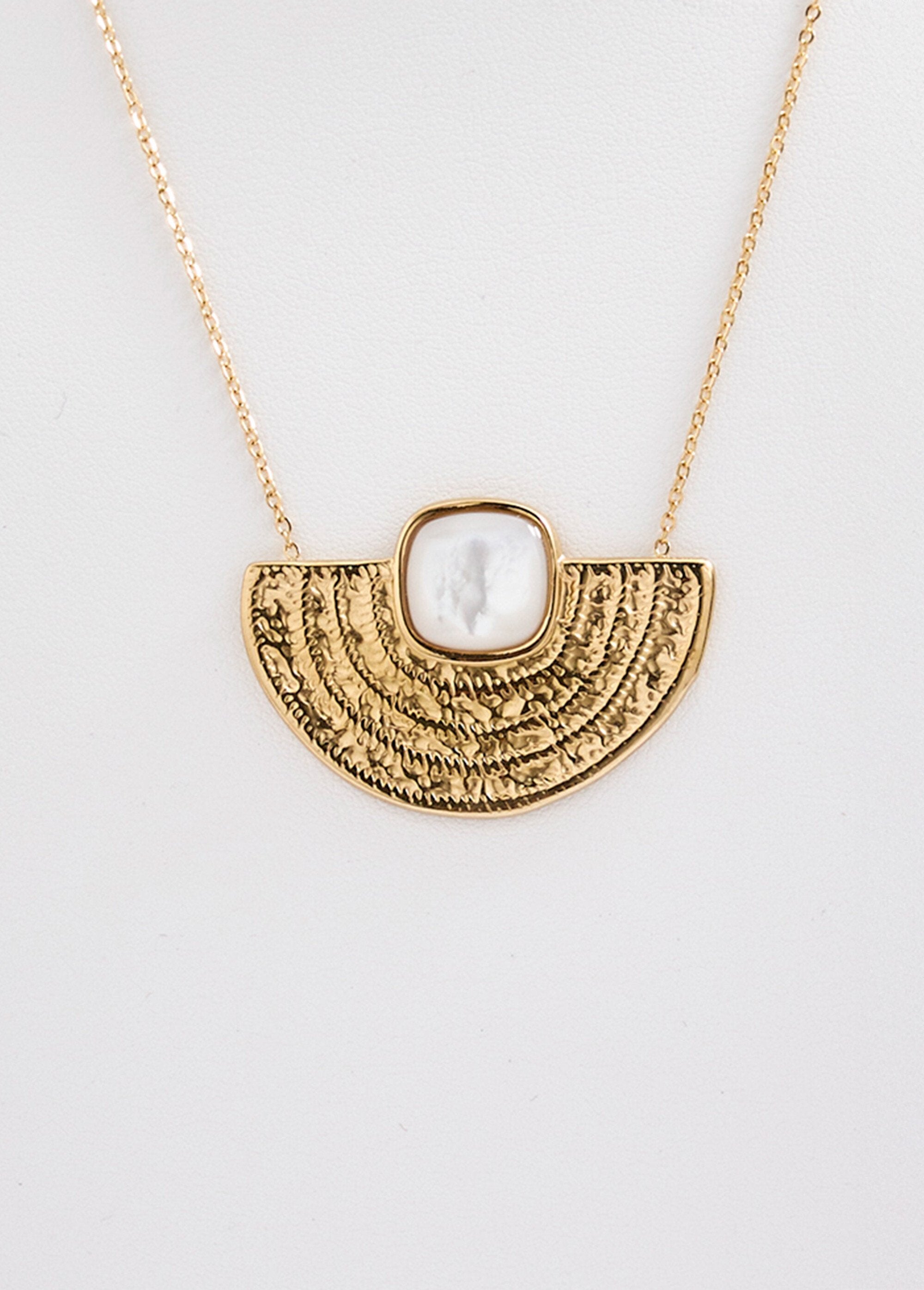 Necklace_with_gold-plated_stainless_steel_and_mother-of-pearl_pendant_Gold_and_white_DE1_slim