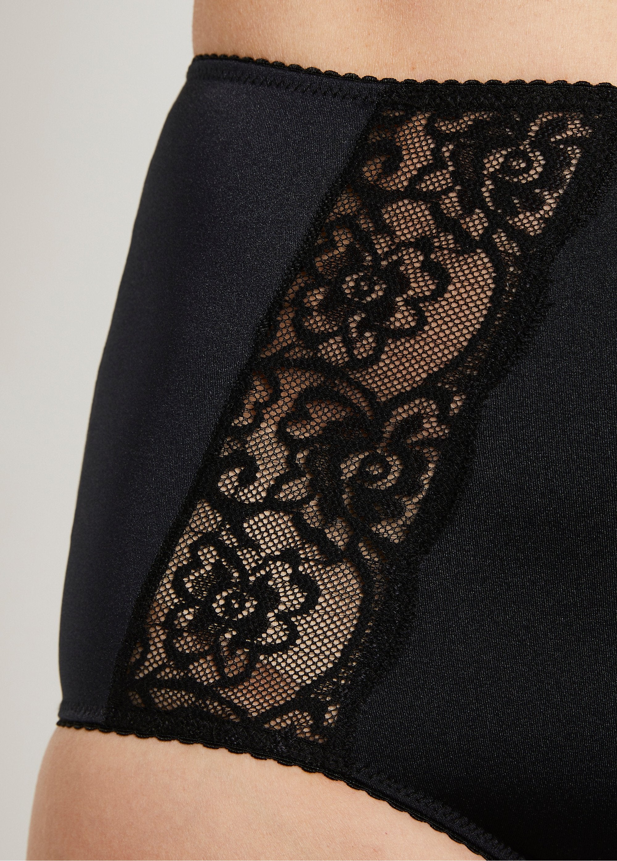 Lace_wrap_panties_Black_DE1_slim