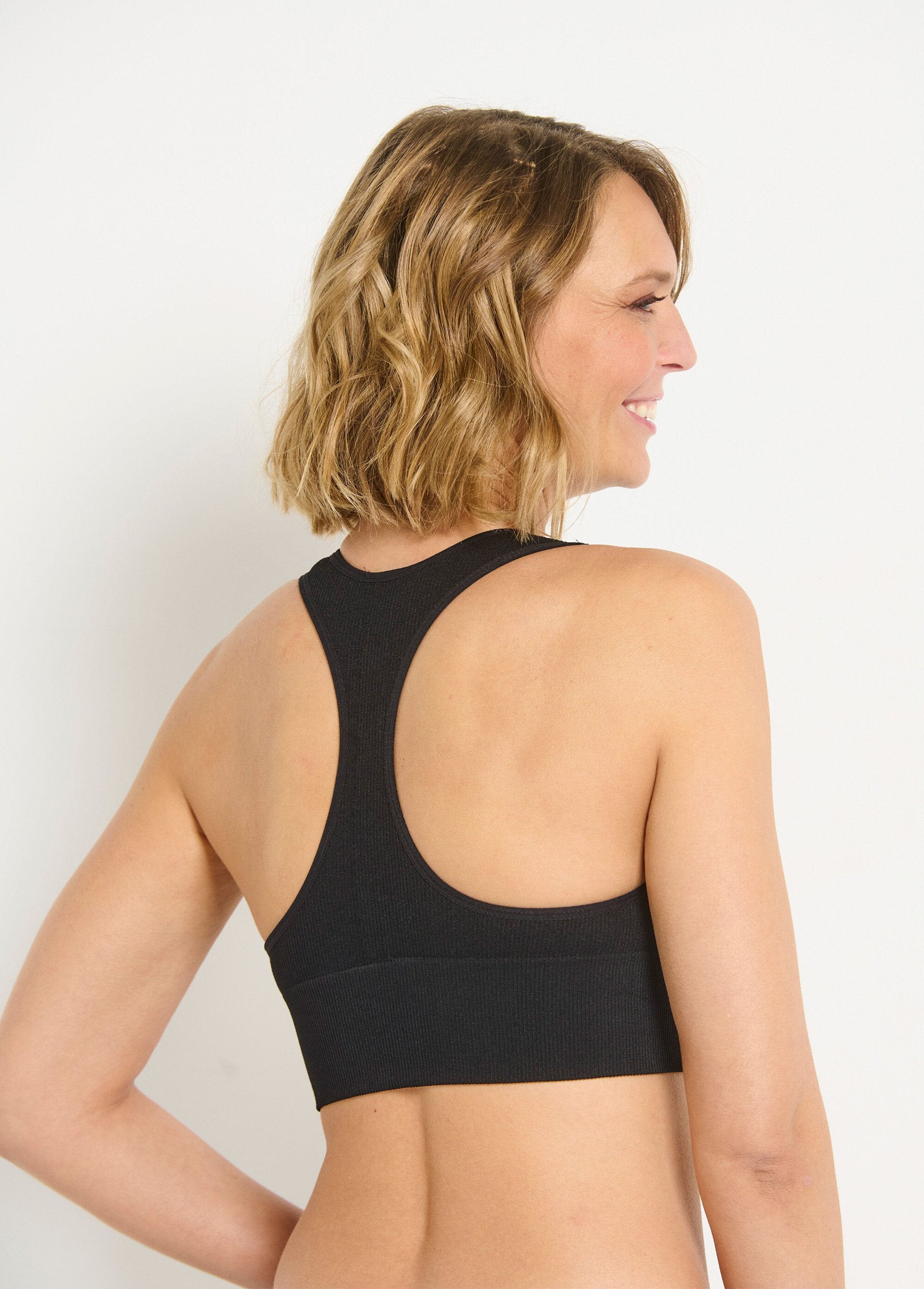 Racerback_bra_Black_DO1_slim