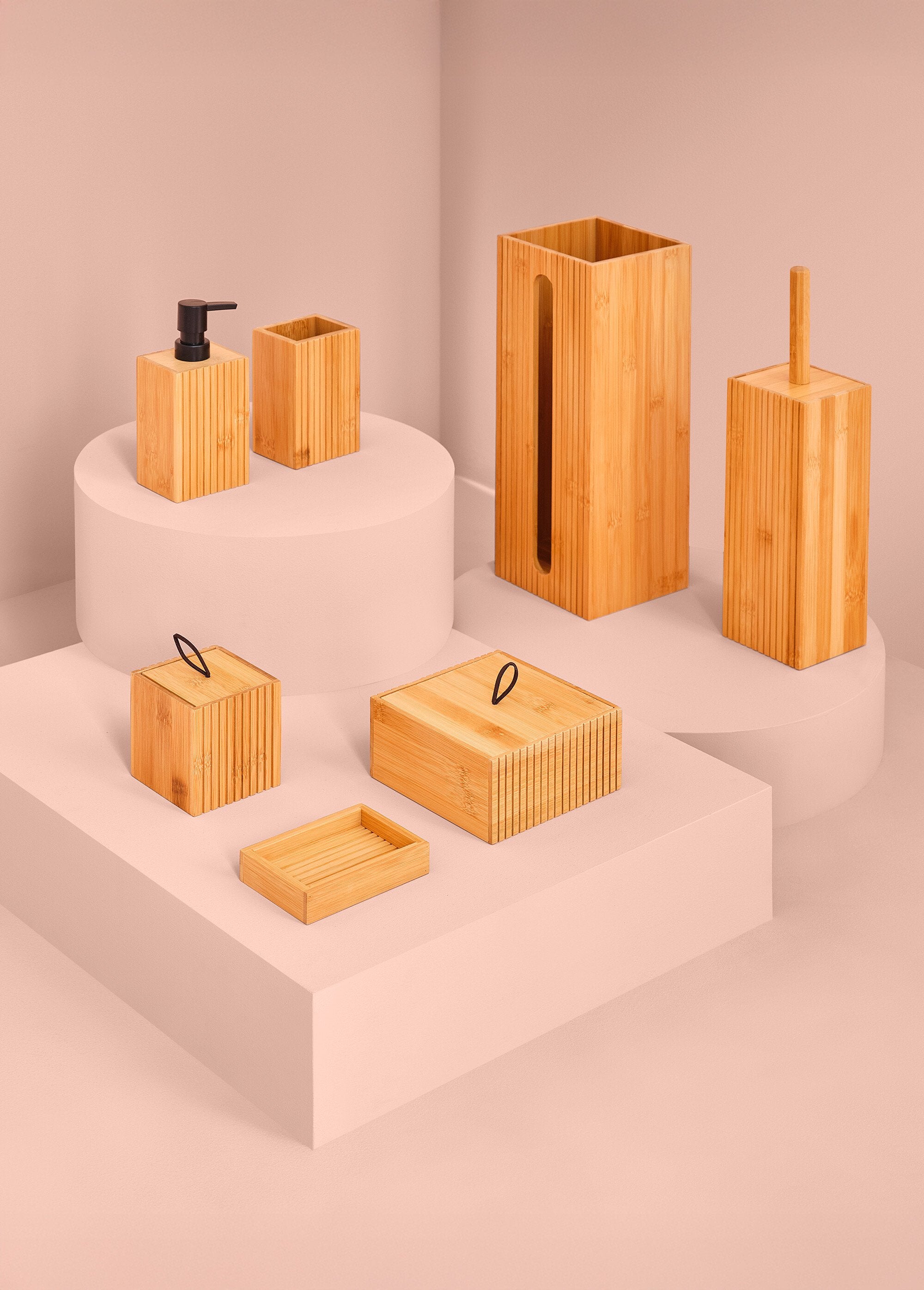 Soap_dispenser,_grooved_bamboo_Bamboo_SF1_slim