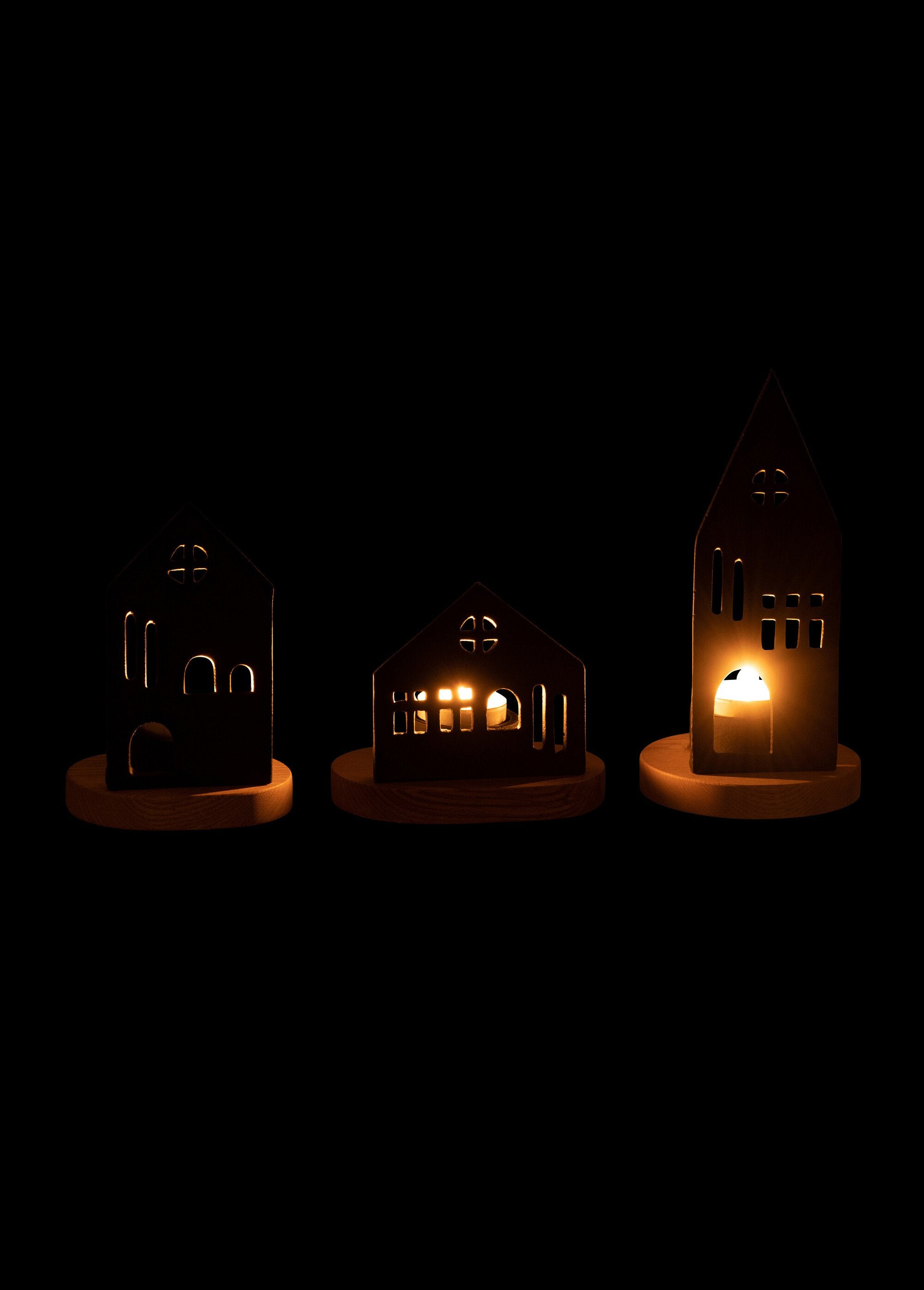Set_of_3_decorative_house-shaped_tea_light_holders_Black_DE2_slim
