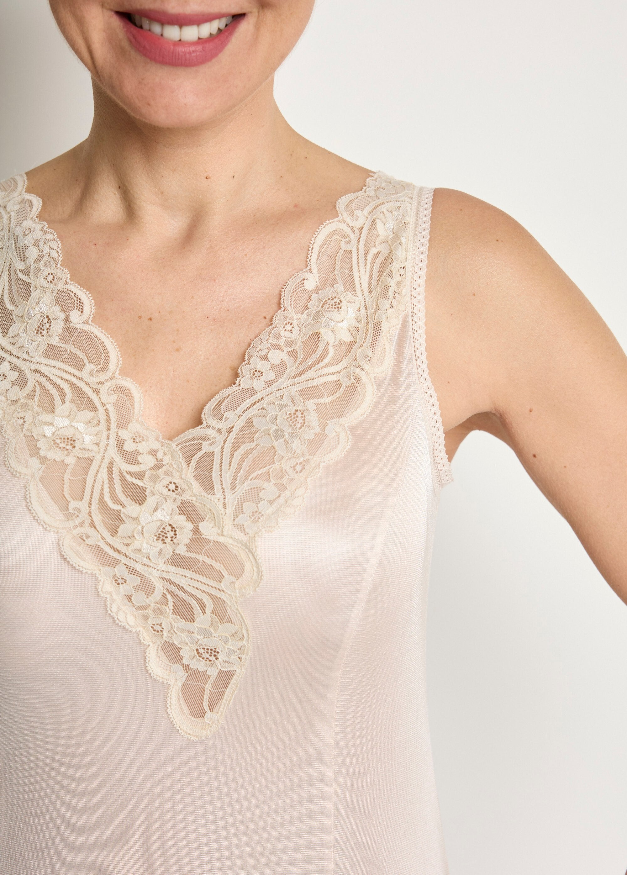 Antistatic_Calais_lace_slip_dress_Pink_DE2_slim