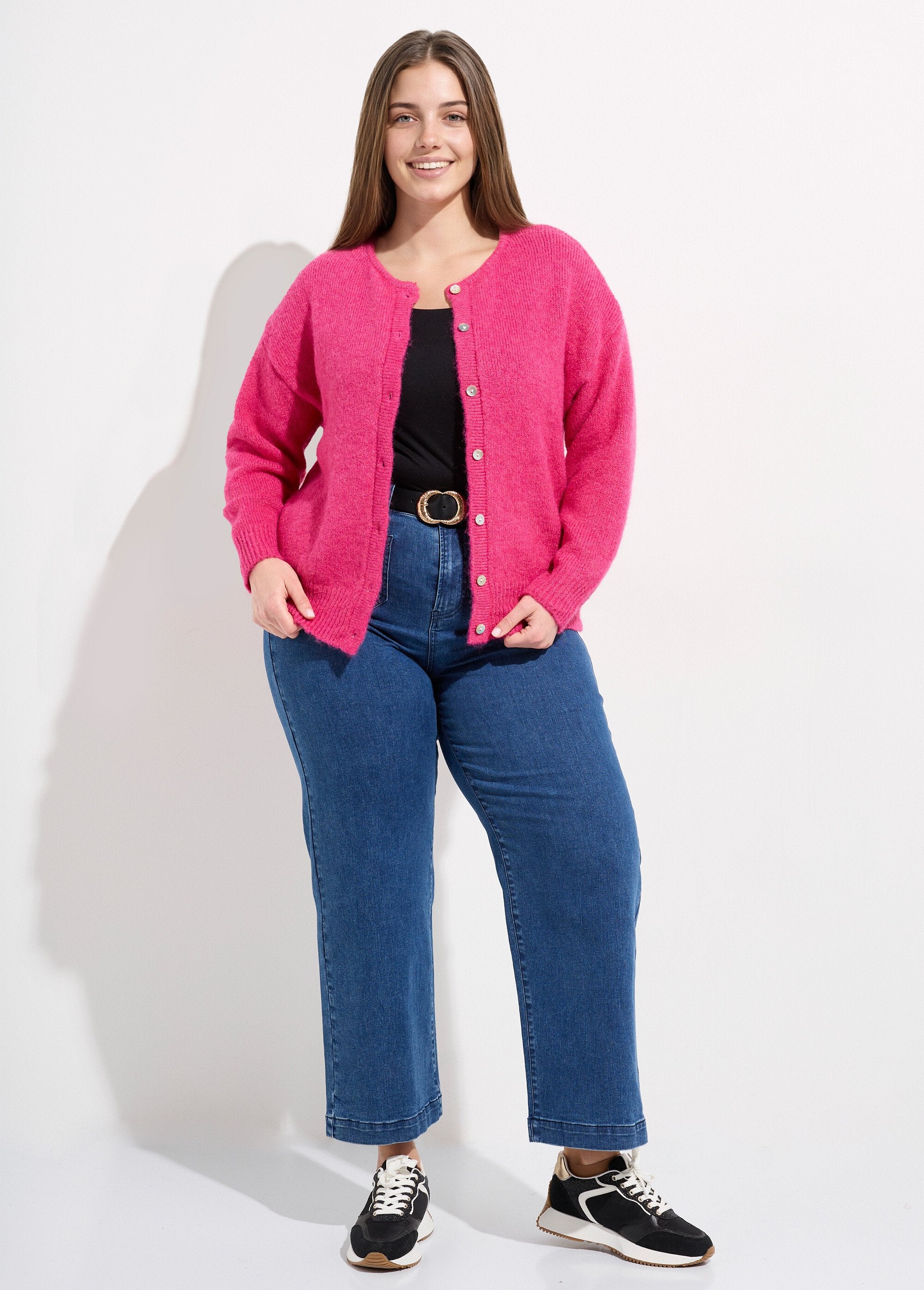 Warm_round-neck_cardigan,_knitted_with_wool_Hot_pink_SF1_curvy
