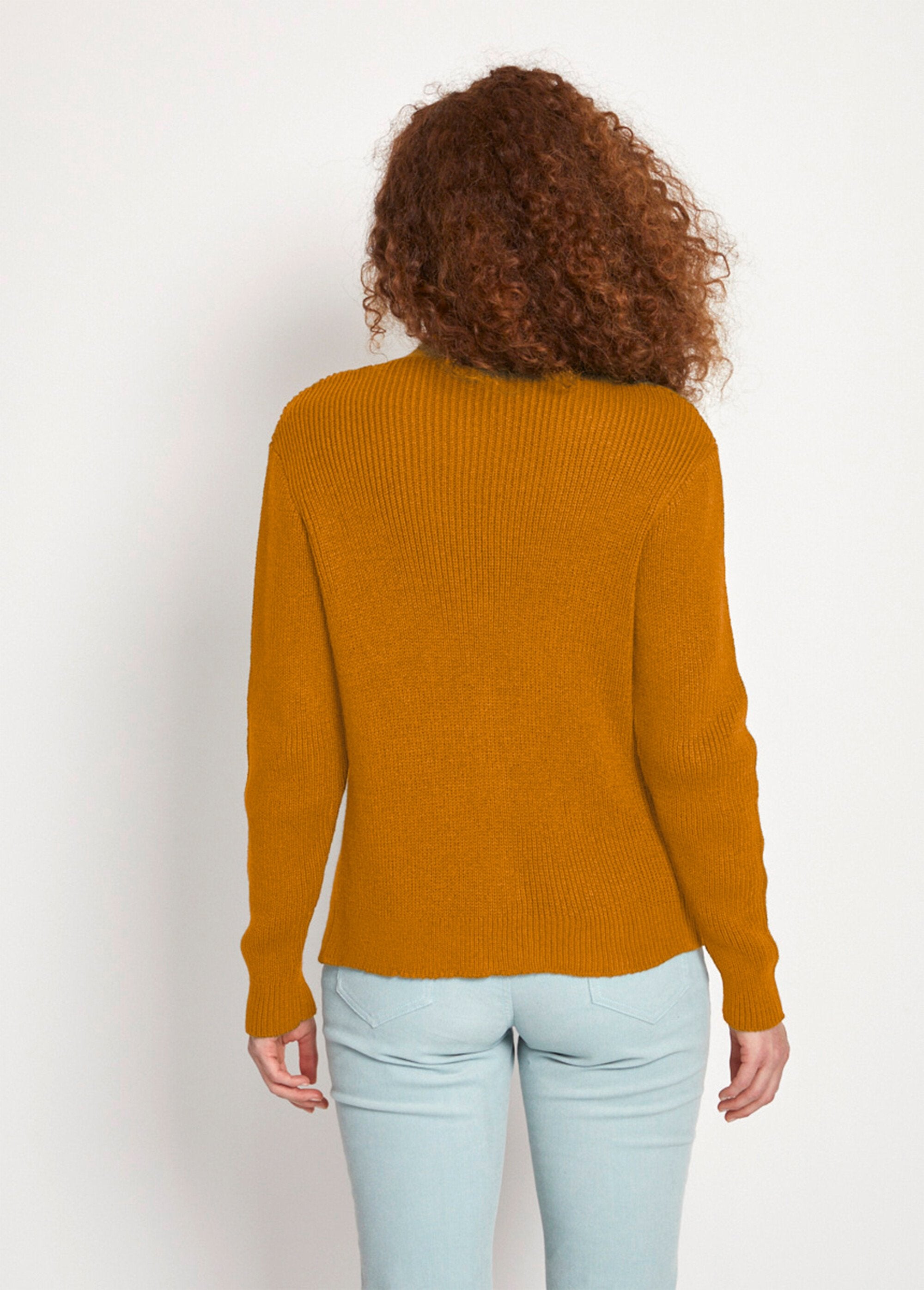 Pearl_knit_buttoned_V-neck_vest_Ocher_DO1_slim