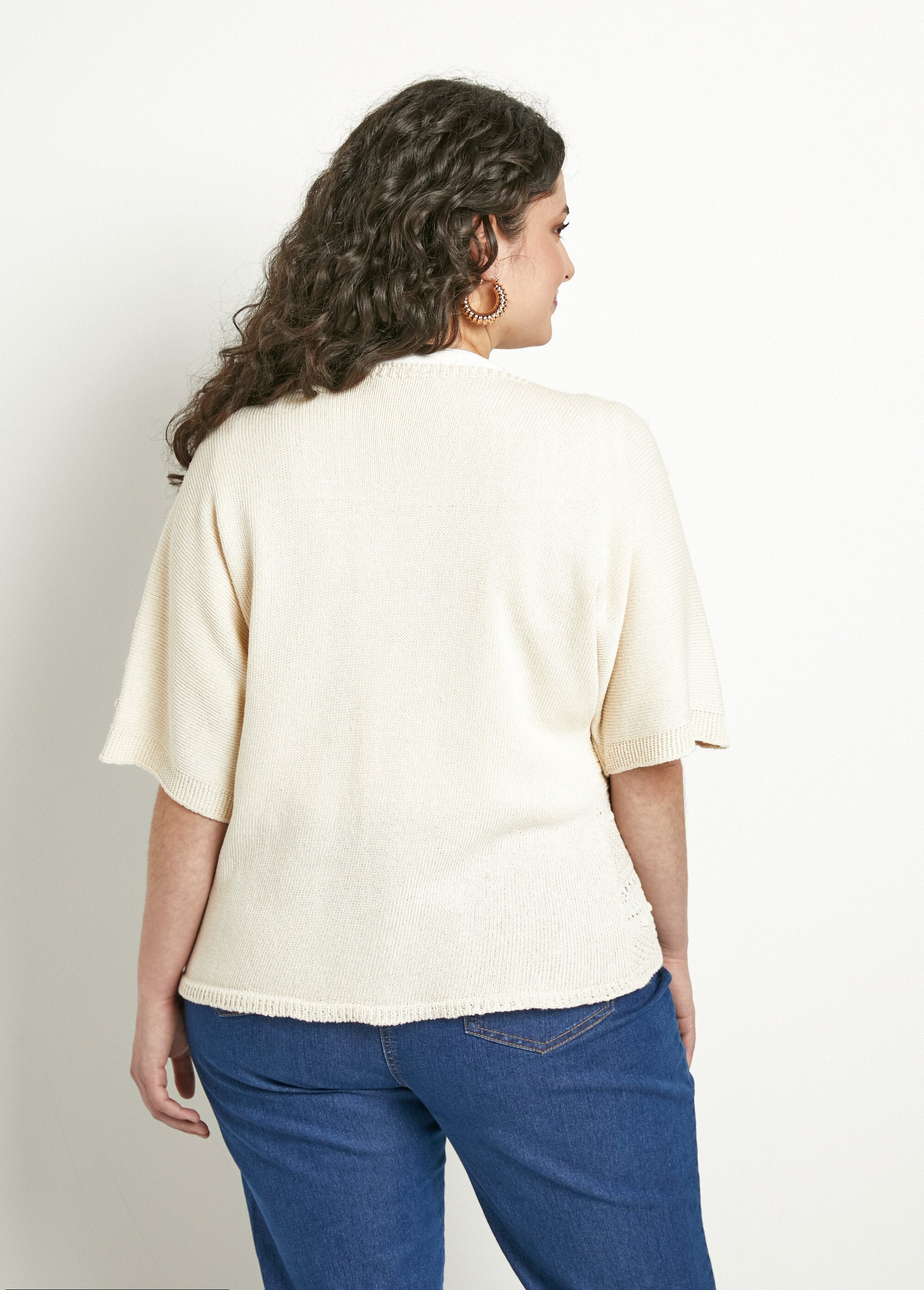 Short_openwork_V-neck_tie-up_vest_with_short_sleeves_String_DO1_curvy