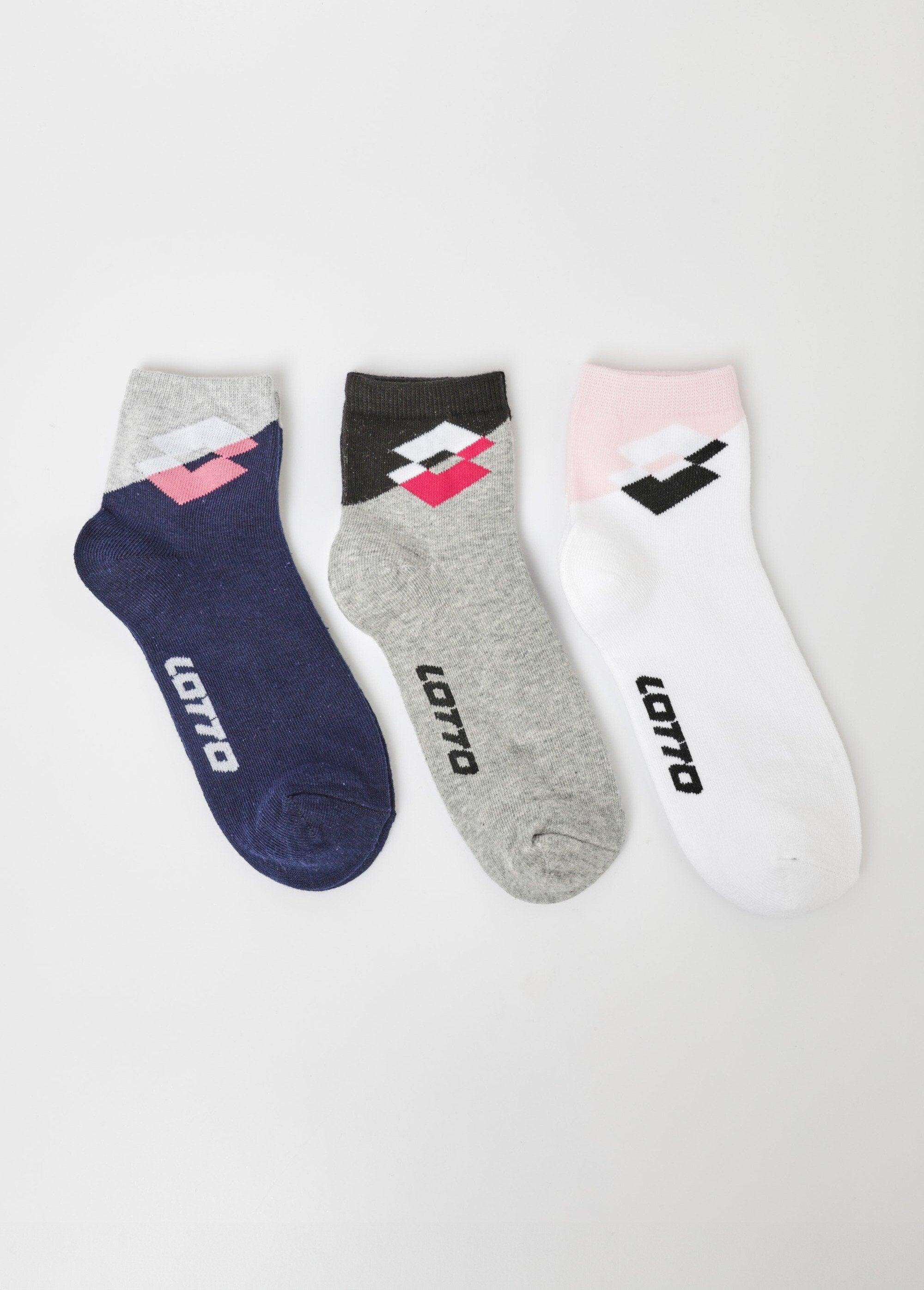 Pack_of_3_assorted_colorful_logo_socks_Assorted_blue_DE1_slim