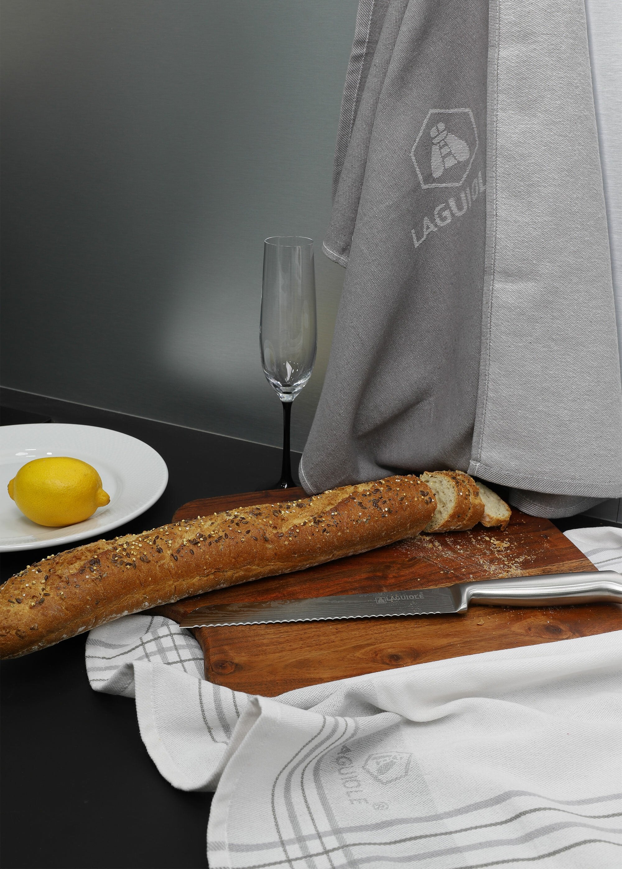 Assorted_light-colored_cotton_tea_towels_Gray_DE4_slim