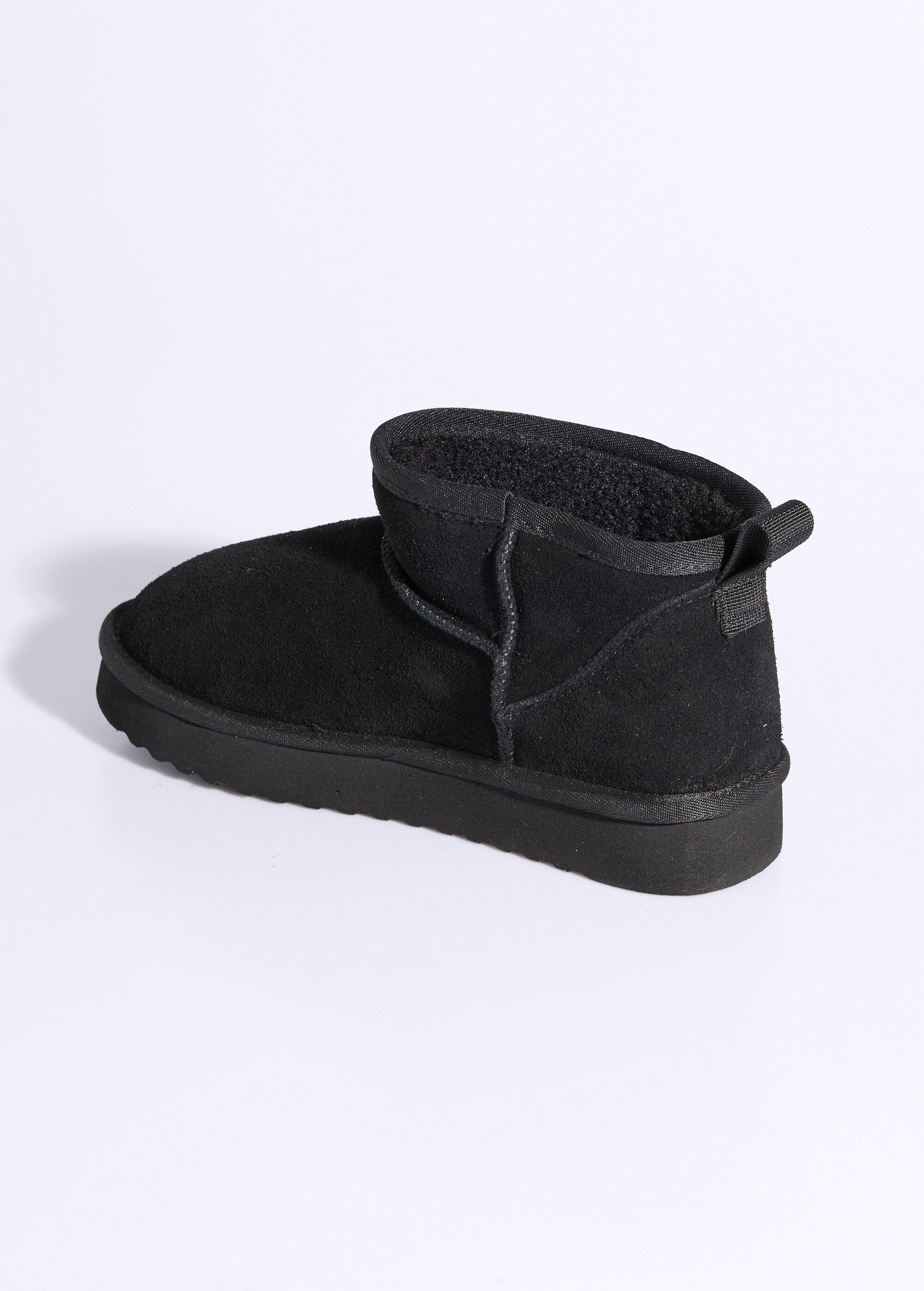 Low_fur-lined_boots_with_wedge_sole_Black_DO1_slim