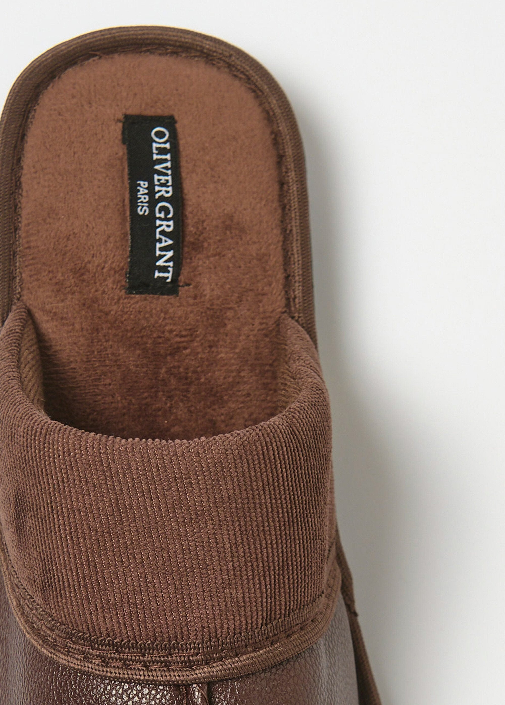 Ribbed_and_faux_leather_slippers_Brown_DE1_slim