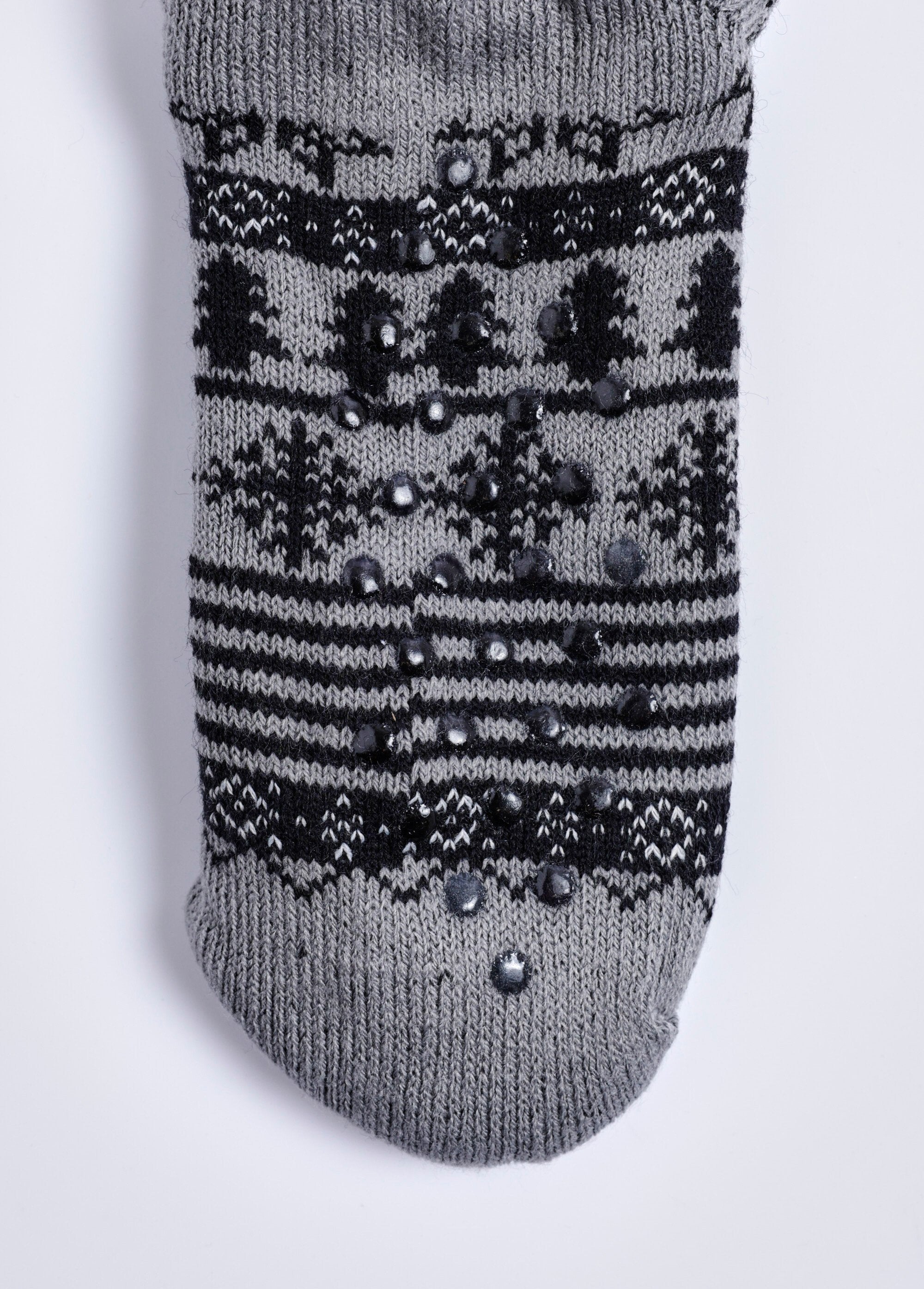 Pair_of_warm_sherpa_socks_Gray_DE4_slim
