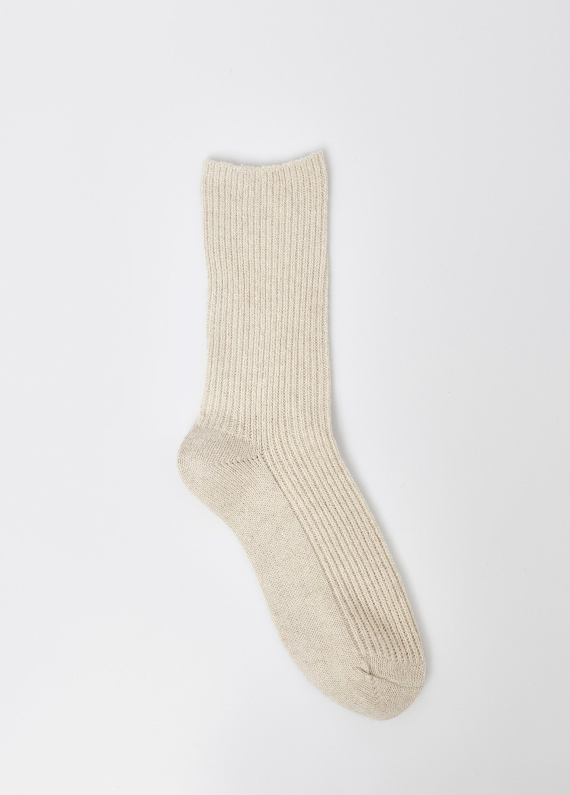 Pair_of_fine_ribbed_wool_socks_Beige_DE1_slim