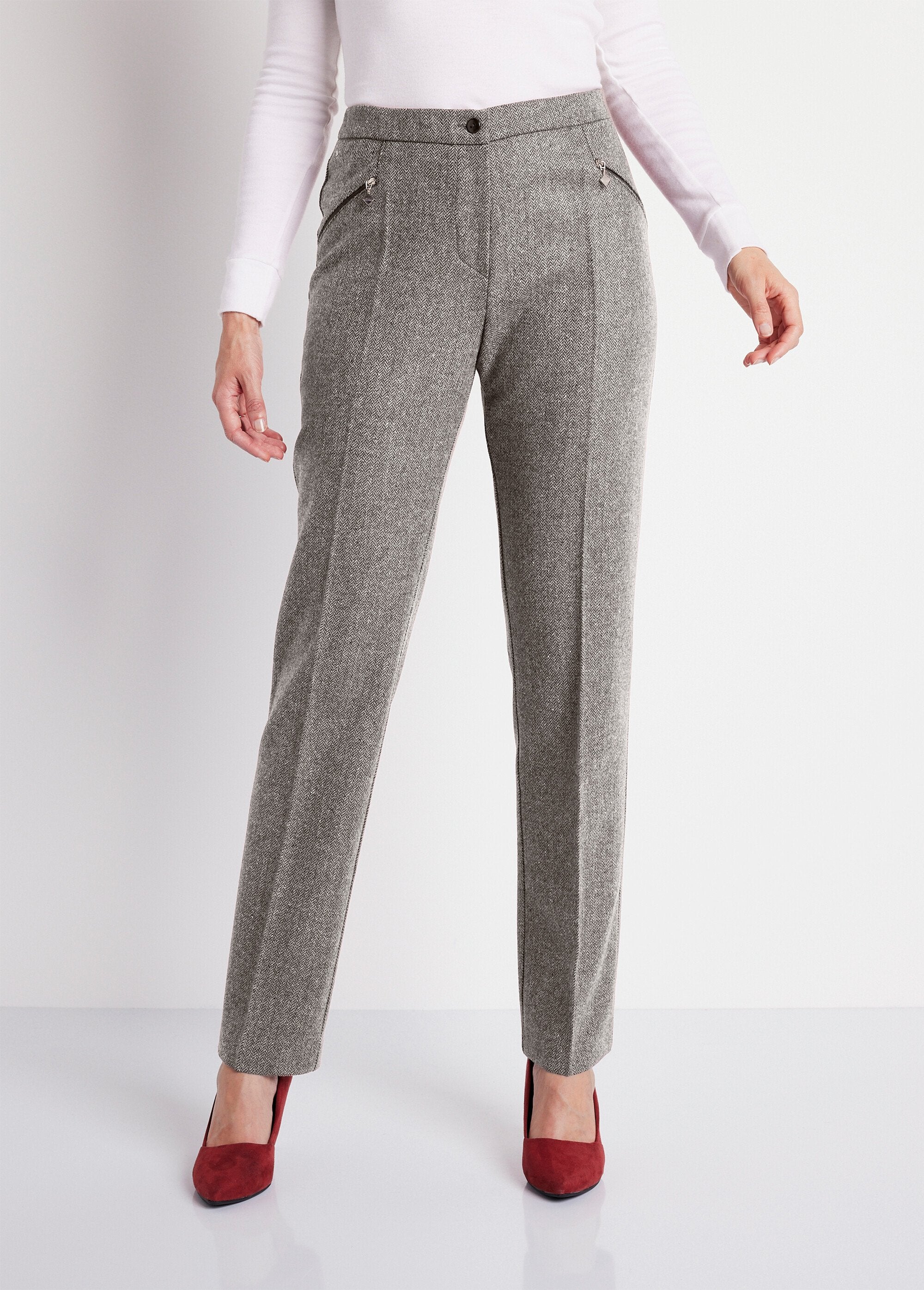 Herringbone_or_heather_pants,_75_cm_inseam_Gray_chevrons_FA1_slim