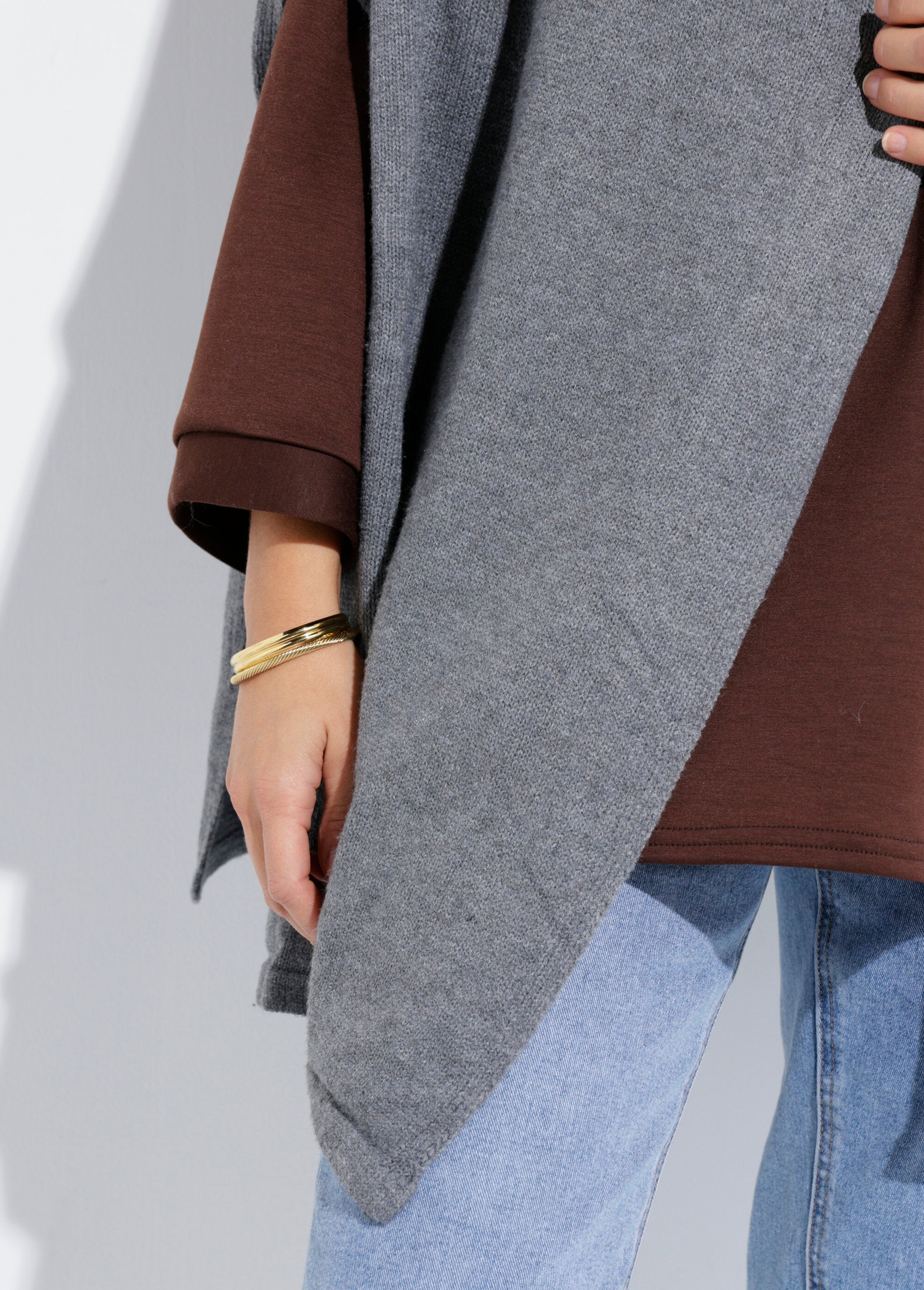 Warm_knitted_poncho_cape_with_wool_Gray_DE1_slim