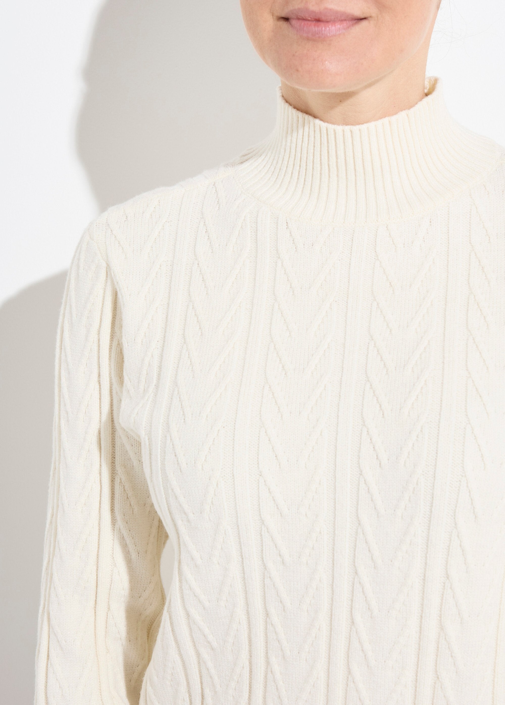 Warm_ribbed_and_twisted_high_neck_sweater_Ecru_DE1_slim