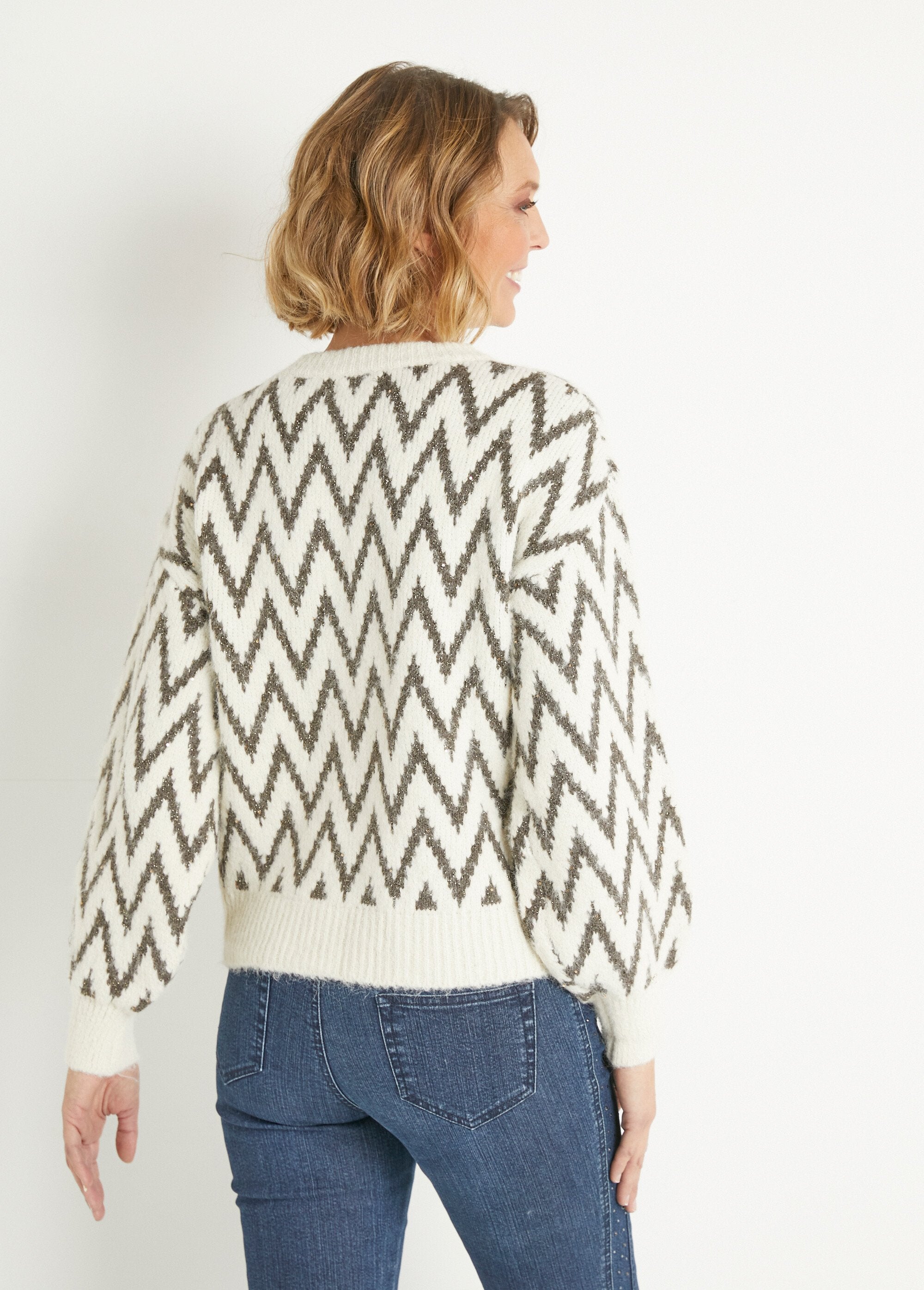 Warm_sweater_with_wool_and_metallic_pattern_Ecru_and_silver_DO1_slim