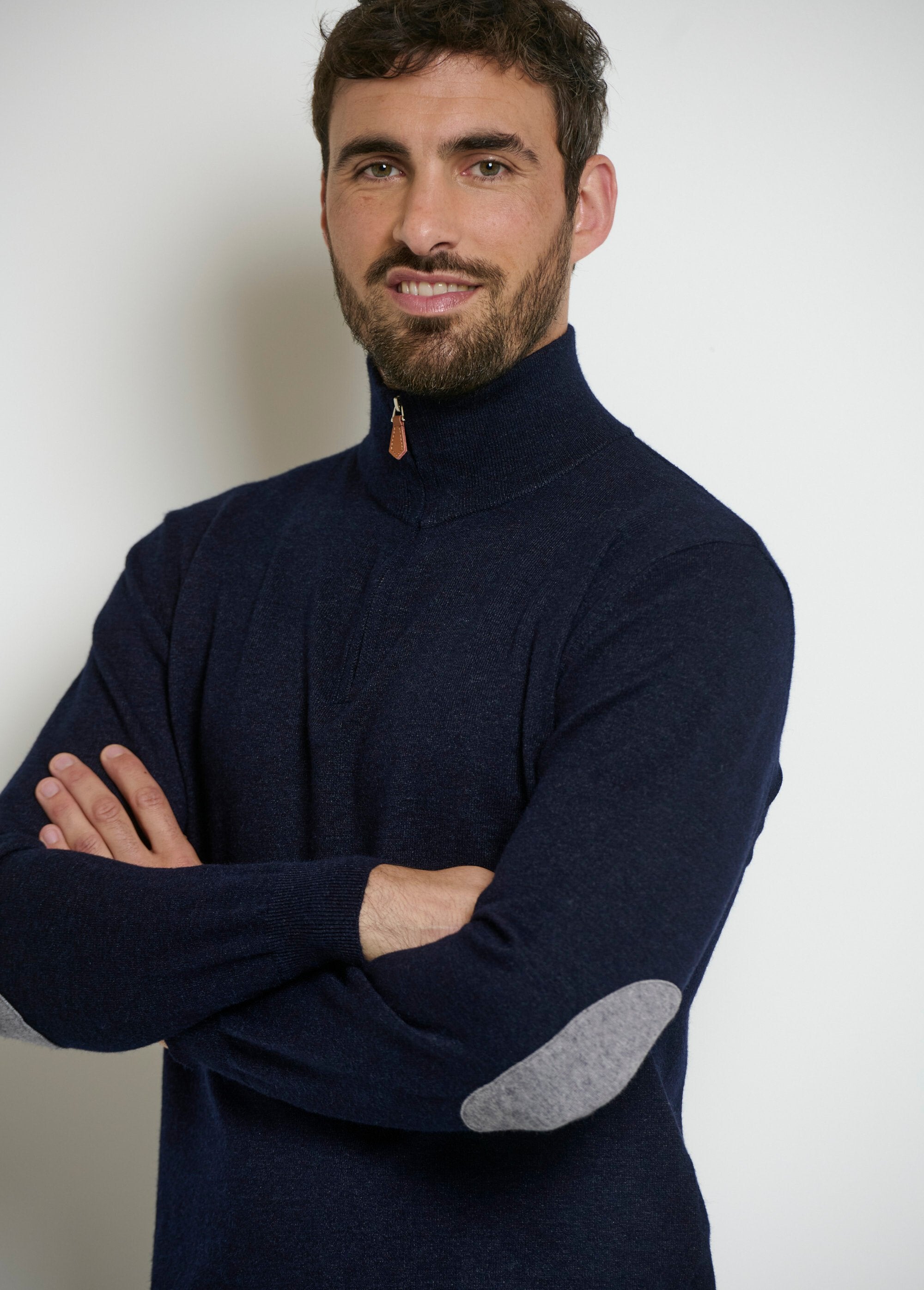 Trucker_collar_sweater_with_contrasting_details_Vintage_Marine__DE1_slim