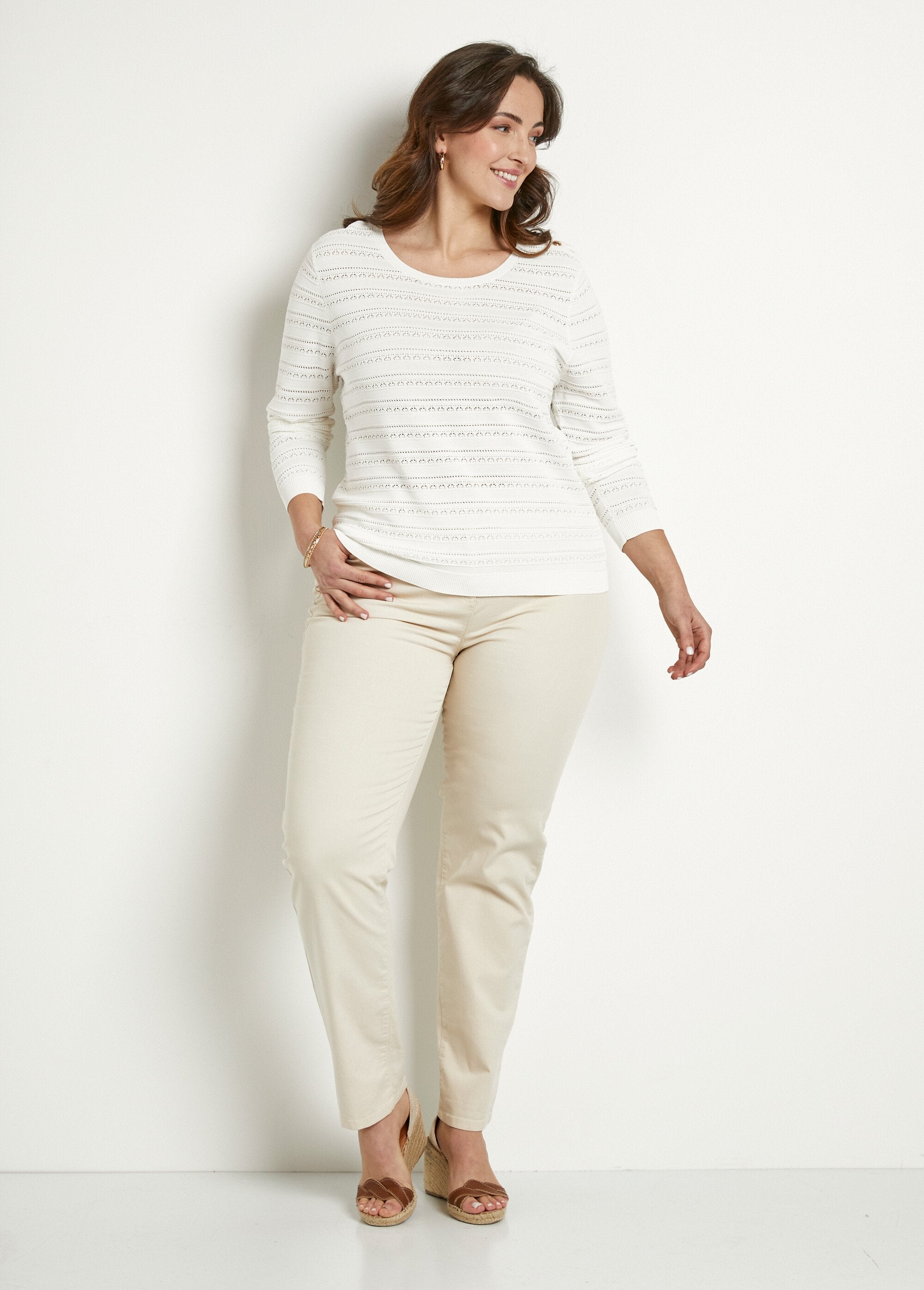Soft_short_round_neck_plain_long_sleeve_sweater_White_SF1_curvy