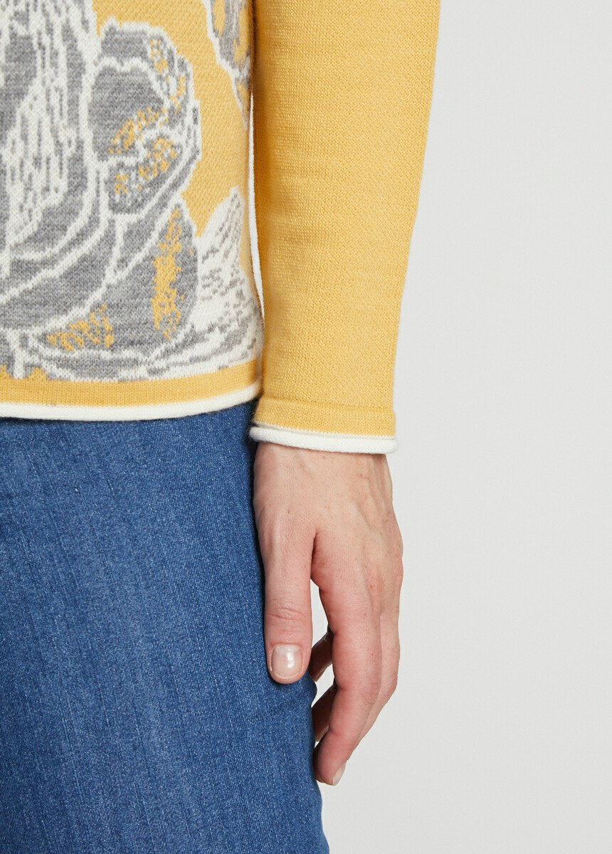 Floral_jacquard_round_neck_sweater_with_wool_Honey_and_gray_DE2_slim