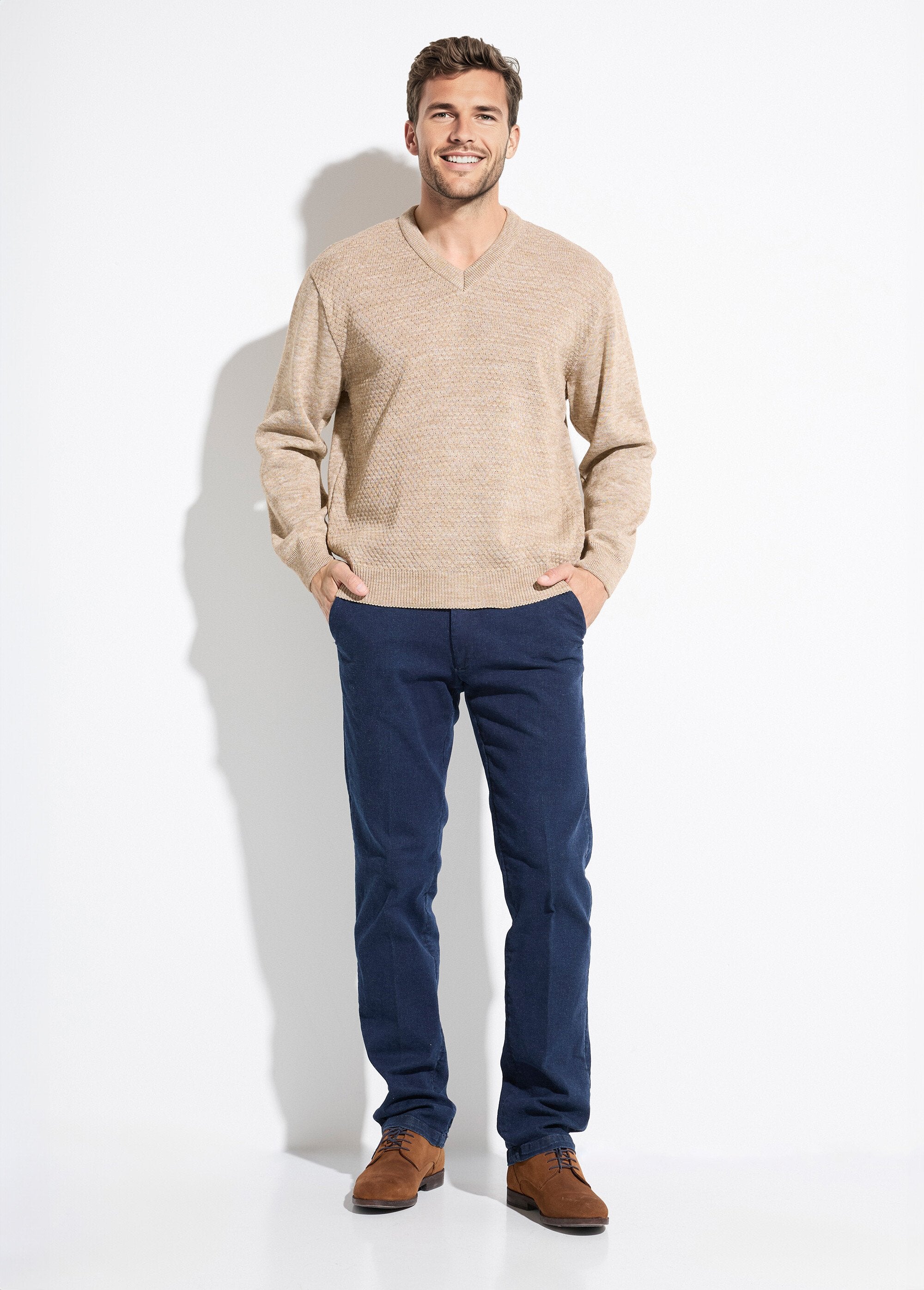 V-neck_sweater_with_fancy_knit_and_wool_Beige_SF1_slim