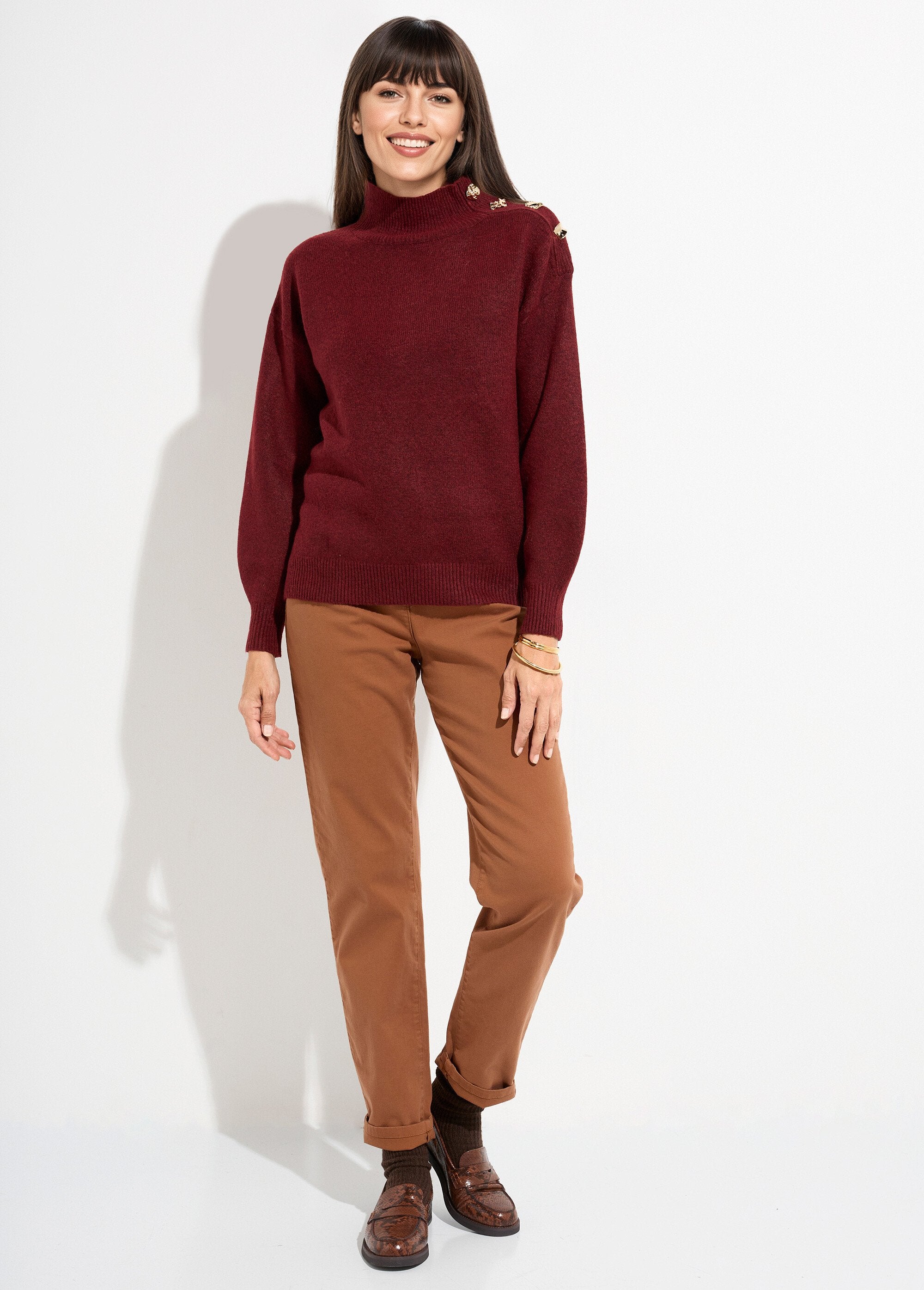 High-neck_sweater_with_metal_jewel_buttons_Bordeaux_SF1_slim