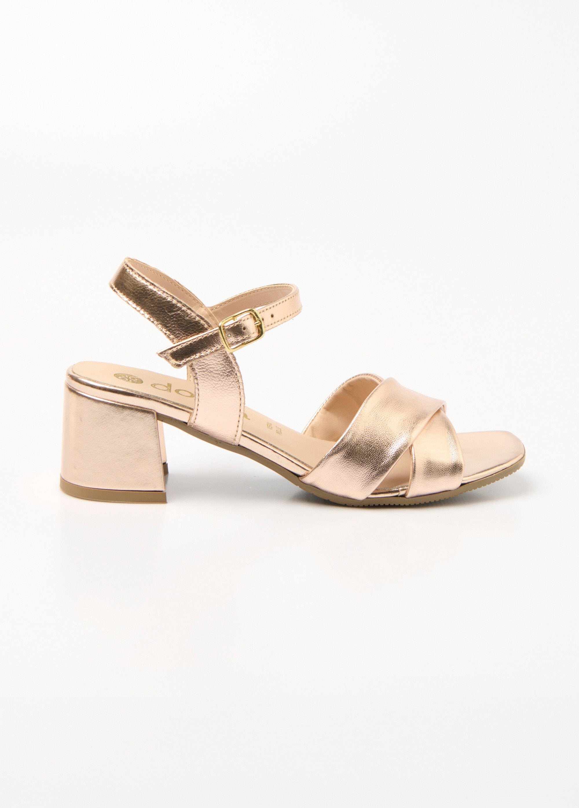 Metallic_leather_heeled_sandals_with_crossed_straps_Powdery_pink_DR1_slim