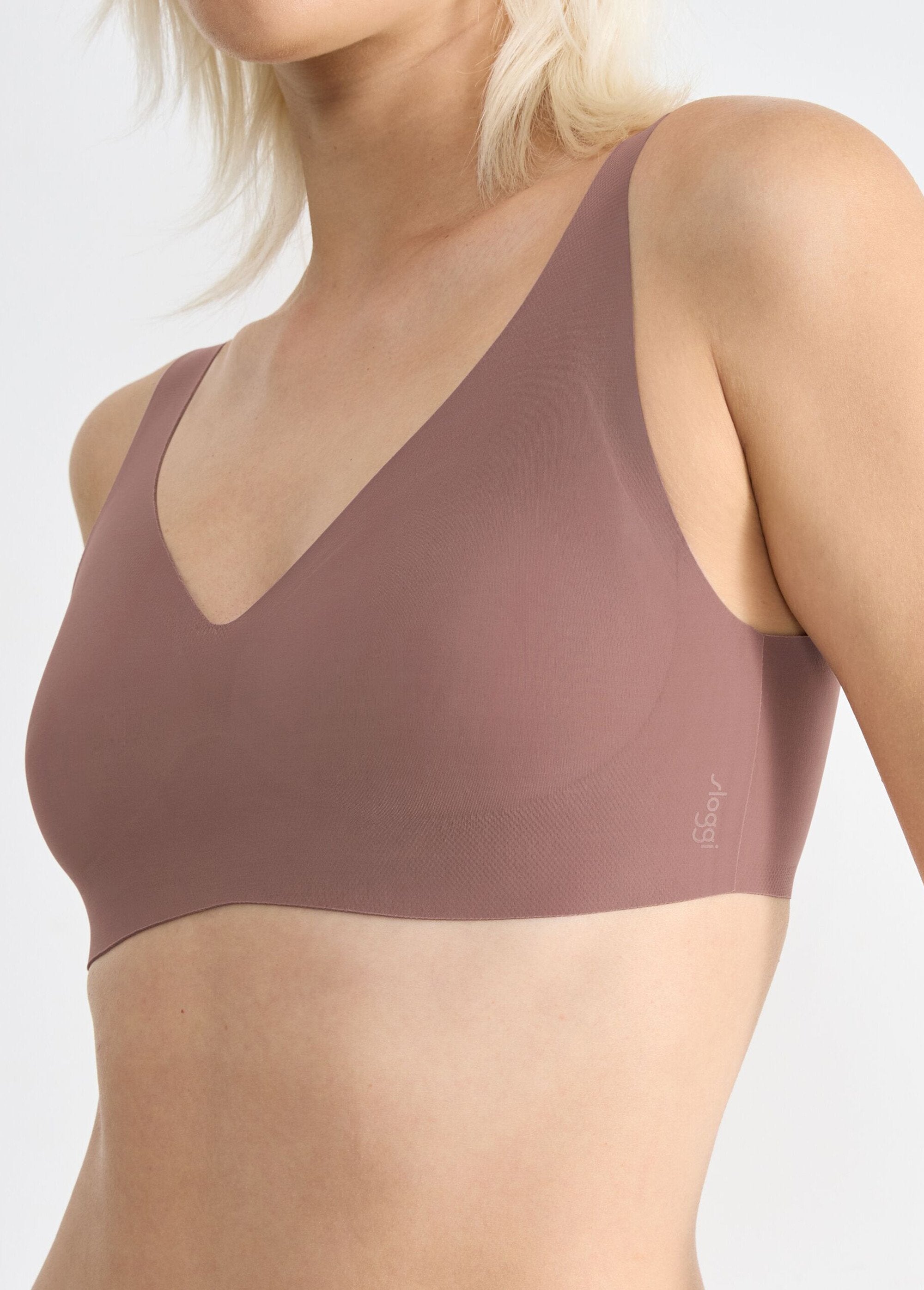 Invisible_microfiber_bra_Cocoa_DE1_slim