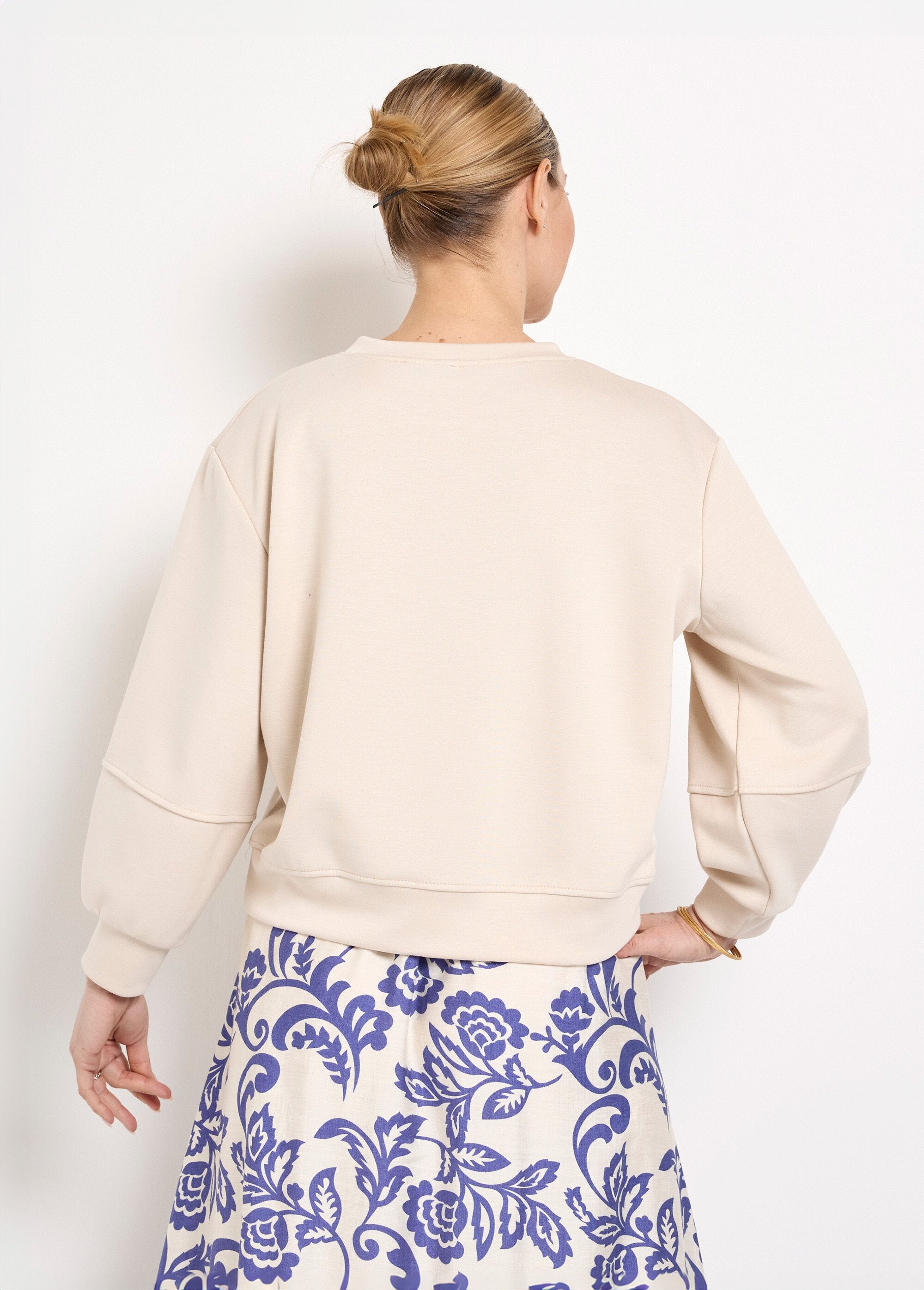 Soft_knit_crew_neck_short_sweatshirt_Sand_DO1_slim