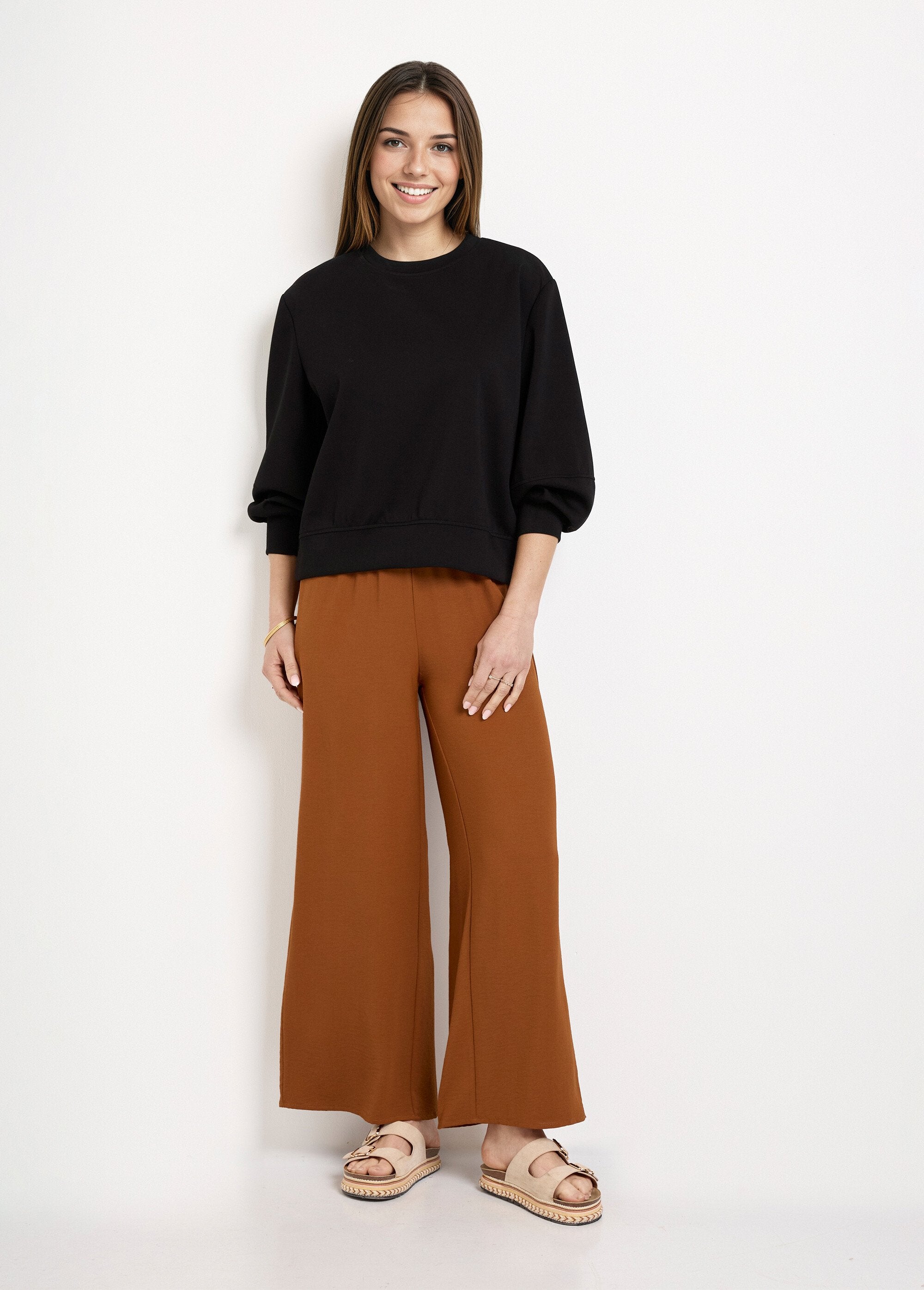 Soft_knit_crew_neck_short_sweatshirt_Black_SF1_slim