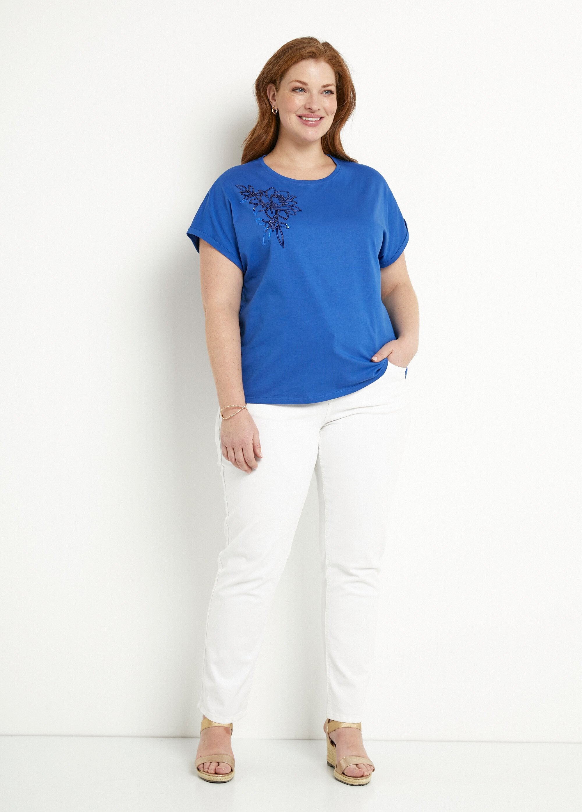 Plain_cotton_t-shirt_with_short_sleeves_and_sequins_Hard_blue_SF1_curvy