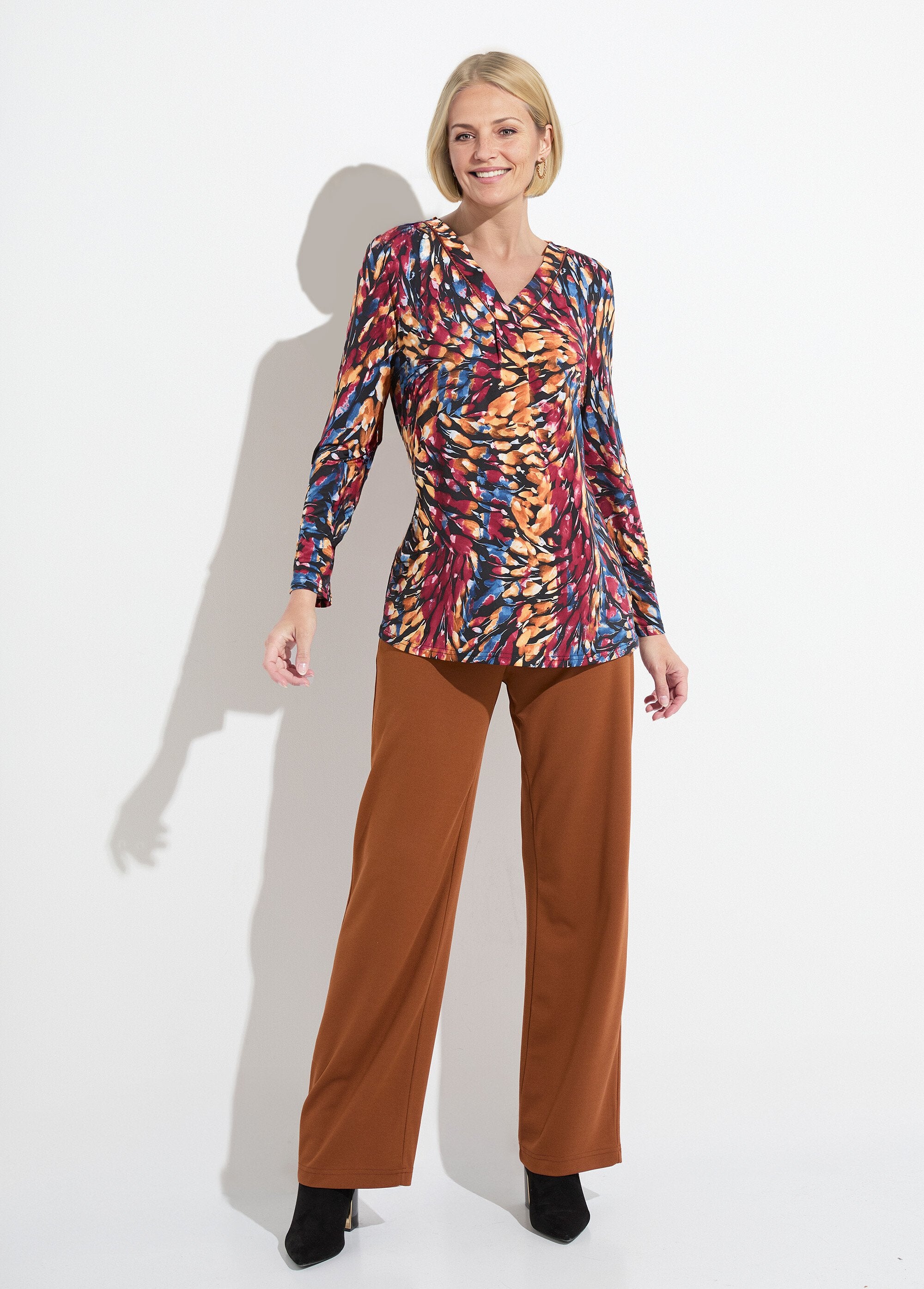 Long_loose_V-neck_long-sleeved_T-shirt_Bordeaux_and_honey_SF1_slim