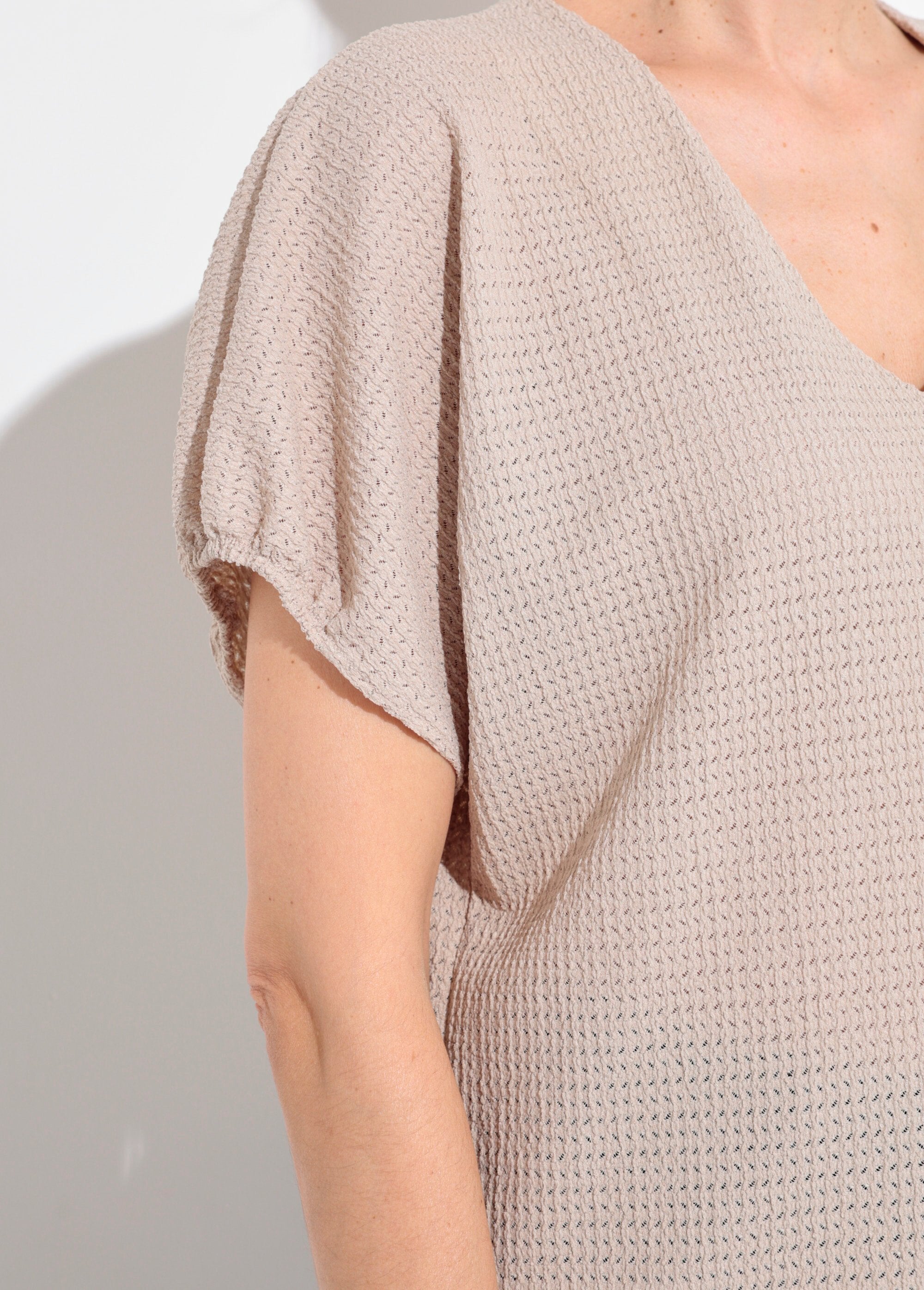 Textured_T-shirt_with_elasticated_sleeves_String_DE2_slim