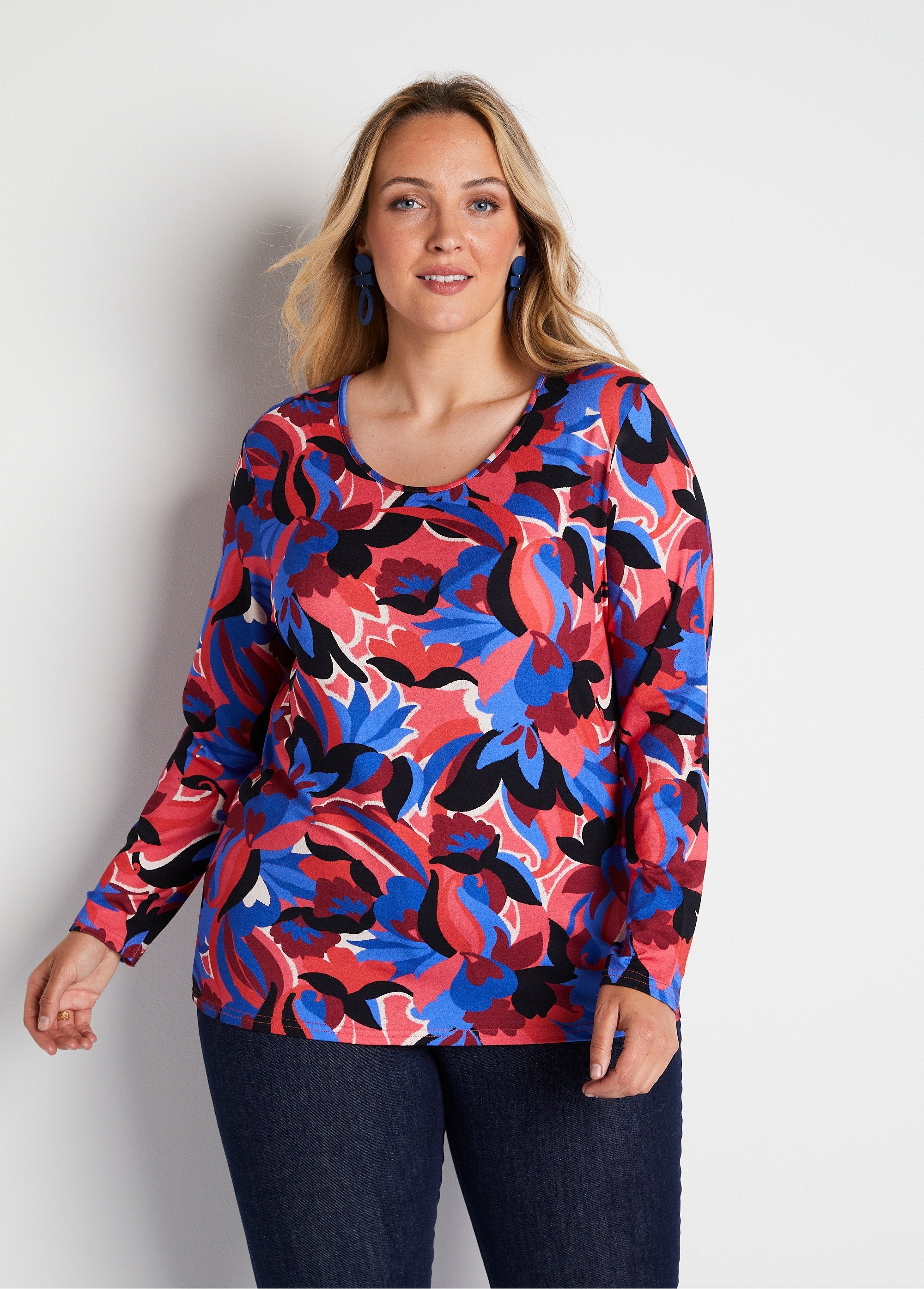 Printed_long-sleeved_straight-cut_T-shirt_Blue_and_pink_FA1_curvy