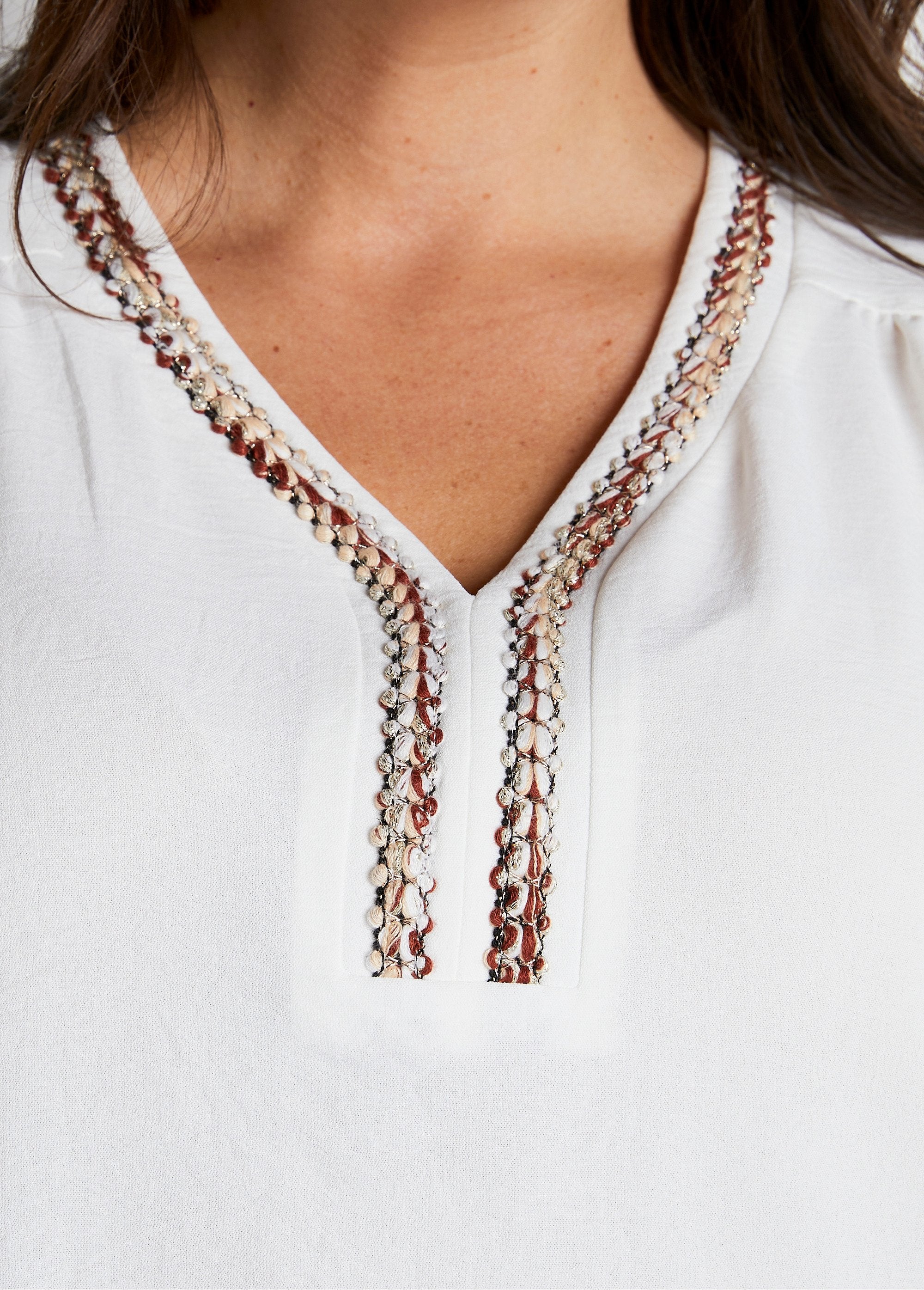 Loose_mid-length_tunic_with_butterfly_sleeves_Ecru_DE2_curvy