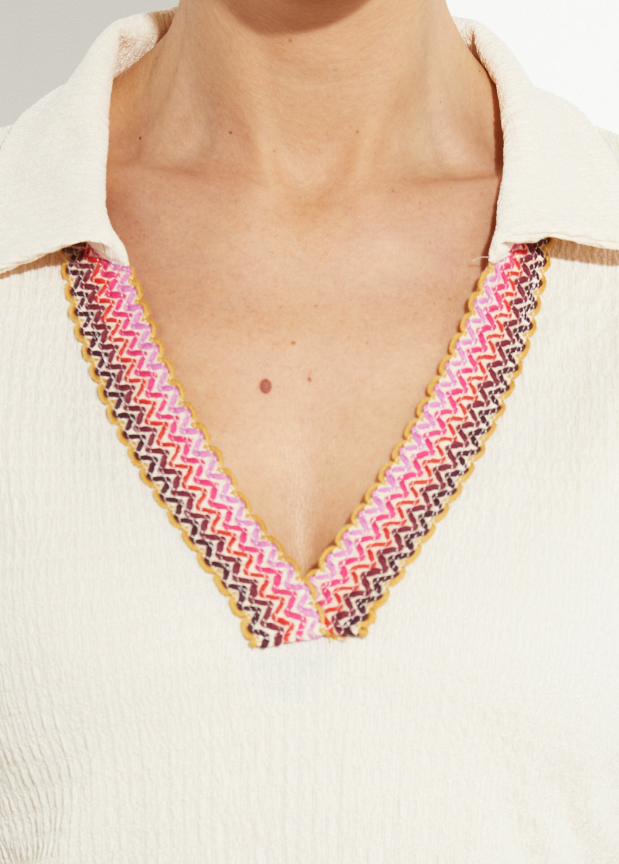 fancy_V-neck_waffle_tunic_Beige_DE1_slim