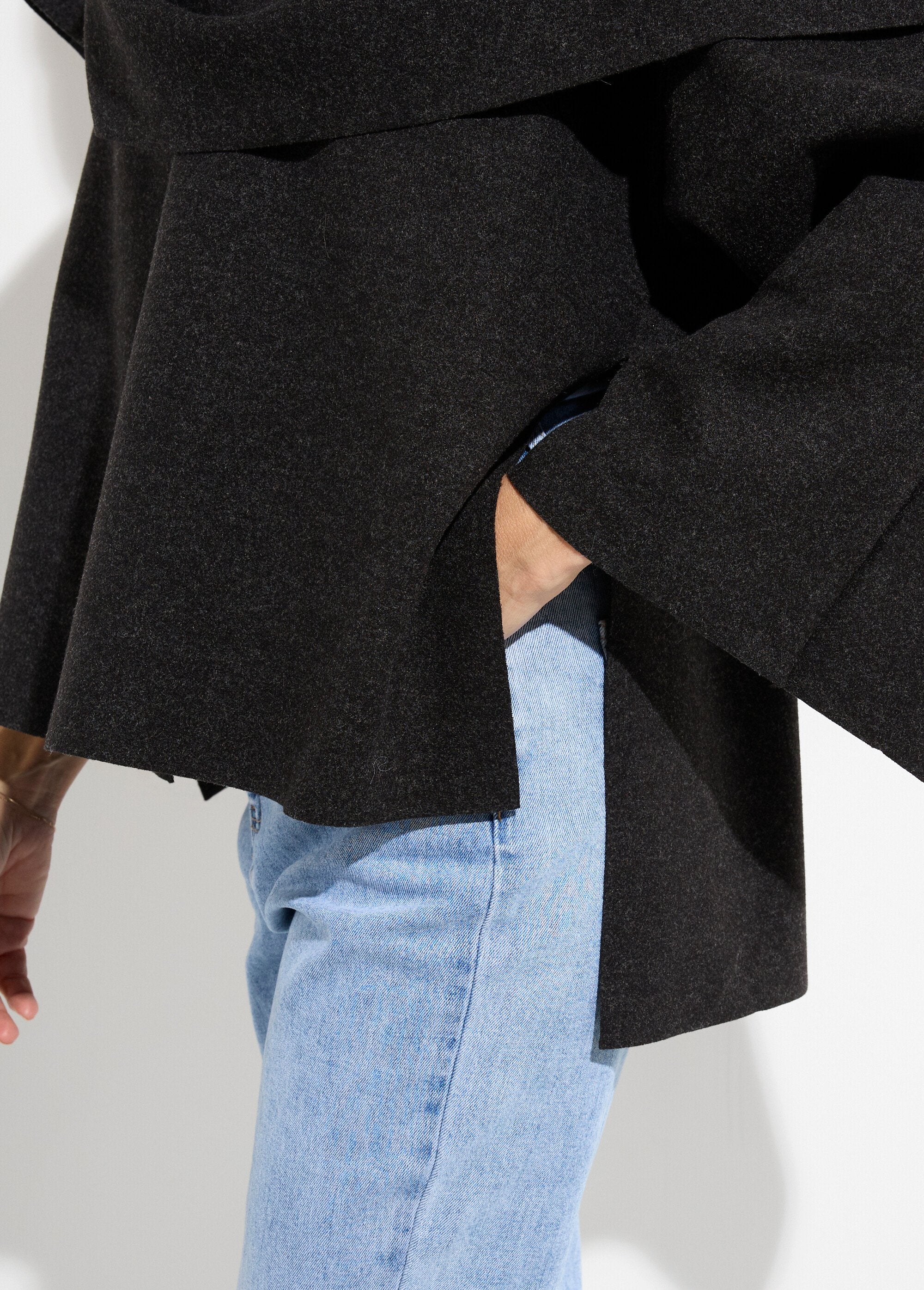 Jacket_with_metal_jewel_button_and_scarf_Black_DE2_slim