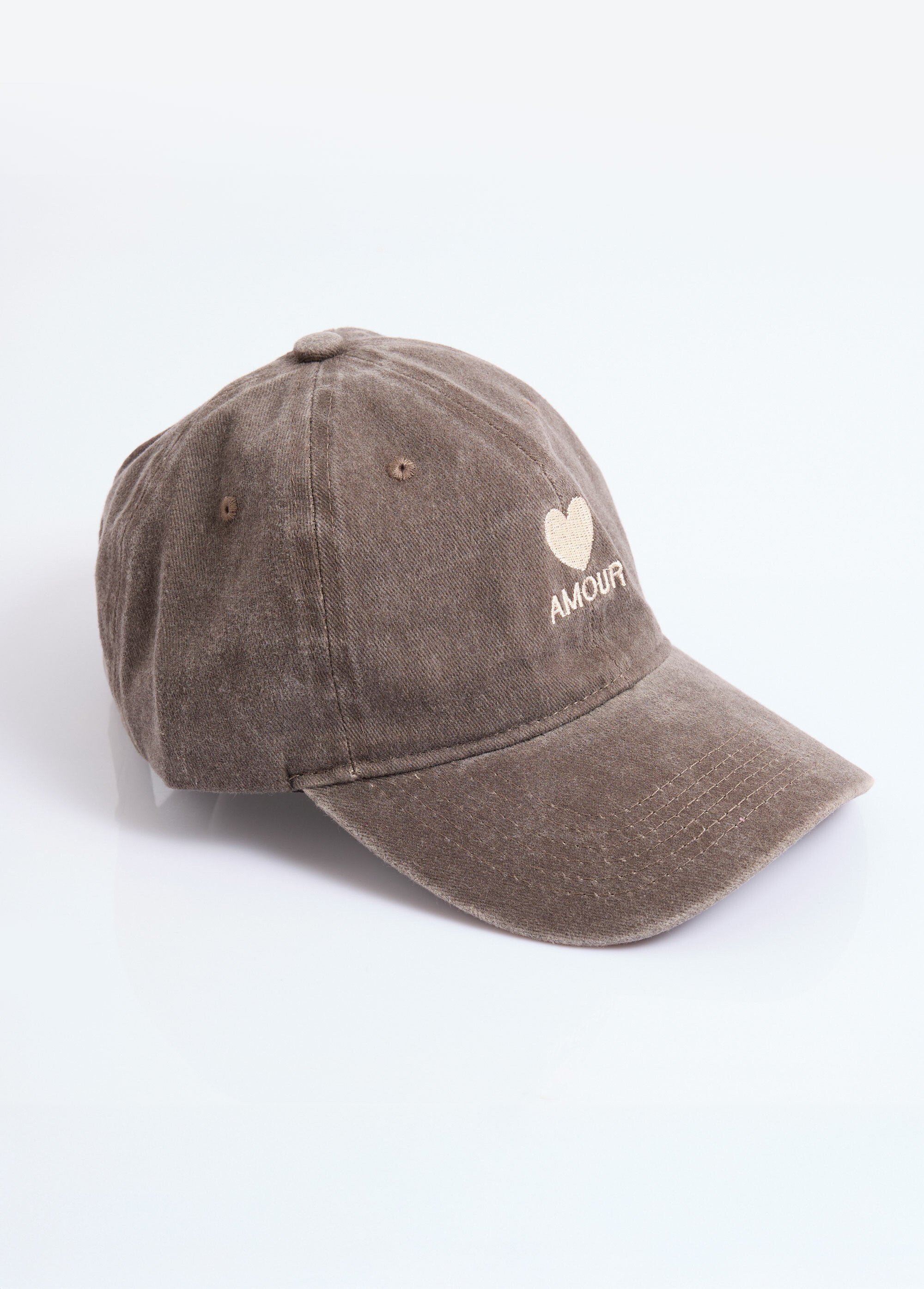 Used_denim_cap_with_heart_embroidery_Brown_FA1_slim