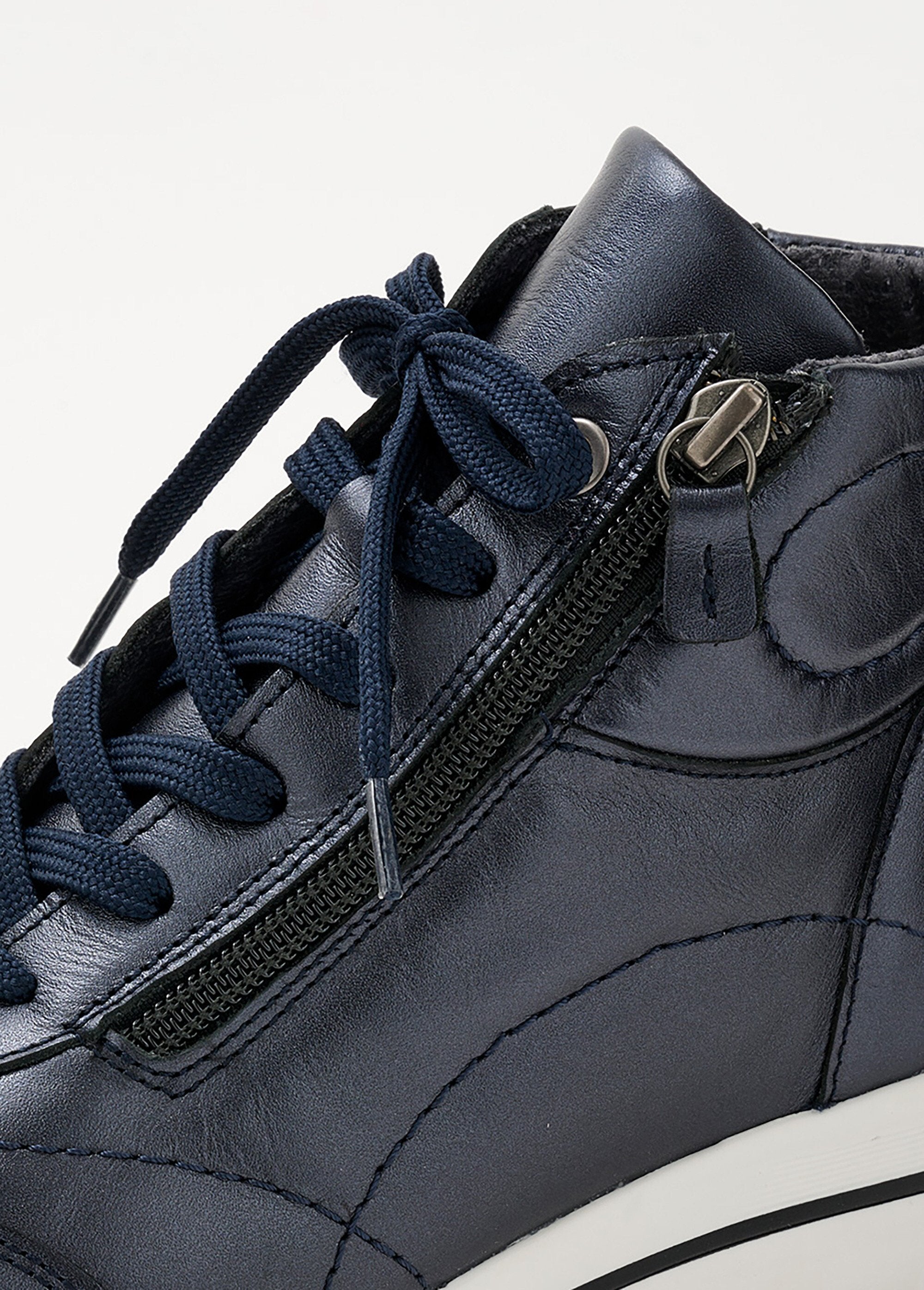 Comfortable_leather_high-top_sneakers_Navy_irises_DE1_slim