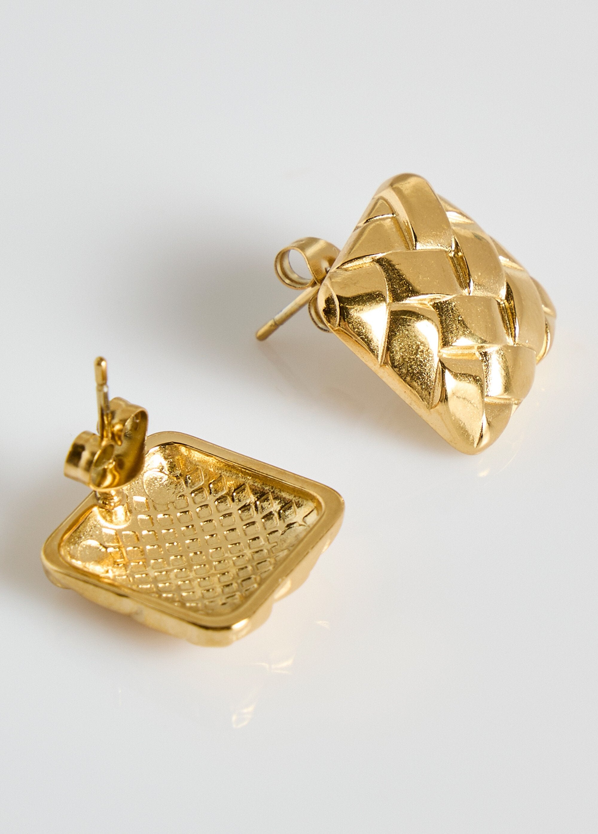 Stainless_steel_earrings,_braided_square_Golden_DE1_slim